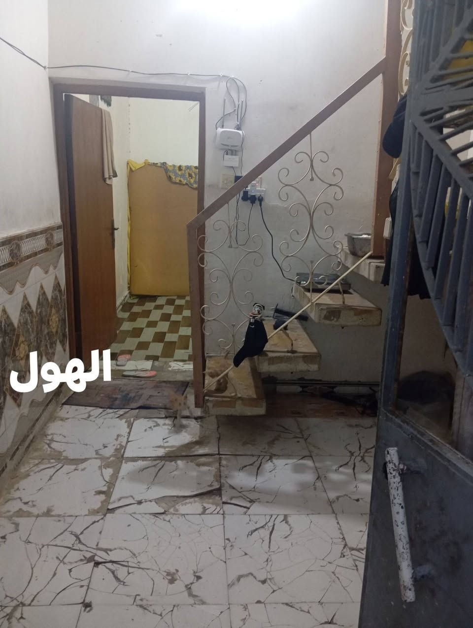 سلام عليكم البيت لبيع مساحته 50متر مربع يتكون من
غرفه نوم مساحته 4/5 في
صحيات
طارمه
مكشوفه
الهول
سطح بدون تشاريف
البيت نظيف مجاري فقط ارضيته سيراميك تعبان
العنوان البراكيه شارع العمل مقابيل مجمع الذهب شارع مستشفئ البيطره البيت زراعي ليس طابو
السعر البيت 15مليون بي مجال الاستفسار  رقم ابو لبيت  ***********   @إشارة إشارة 
إشارة 
إشارة إلى الأصدقاء 󱢏
