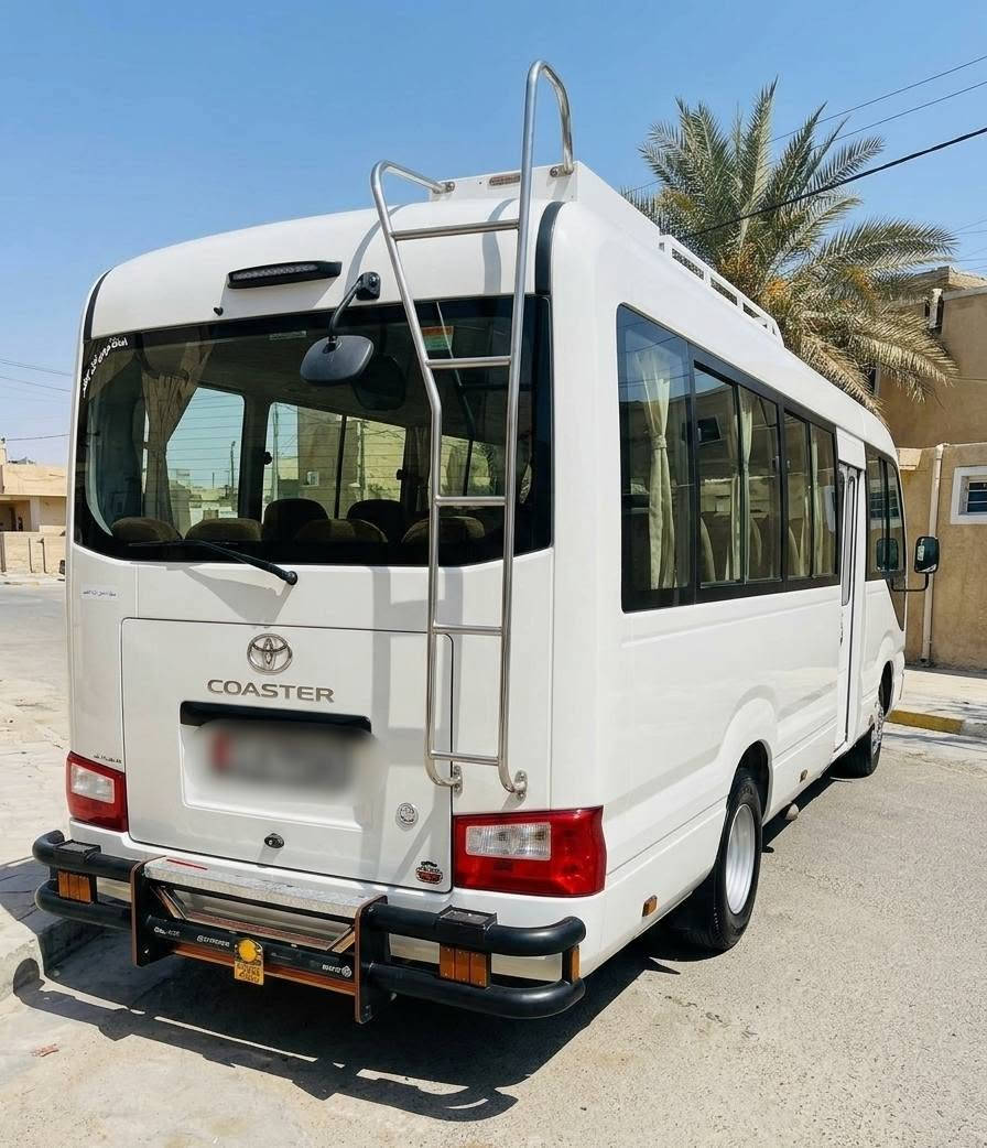 بسم الله الرحمن الرحيم
 تحيه طيبه سیارہ کوستر للبيع فول مواصفات جميع المواصفات المطلوبه 
متوفره في هذا السياره موديل ۱۷ رقم بغداد انكليزي سعر البيع ٤١٠ ومجال قابل للتفاوض 
 ان شاء الله المكان تقاطع درویش
 *********** ☎️
طخم إطارات بريد جستون أصلي ماشيه ٢٤٥ حقيقي النضافه فول مغلفه جميع السياره 
كراسي قلاب ستارکس کشنات جدد السيارة ممشتغله بالشارع عبريه مخلينها بس للجنايز والمناسبات فقط
