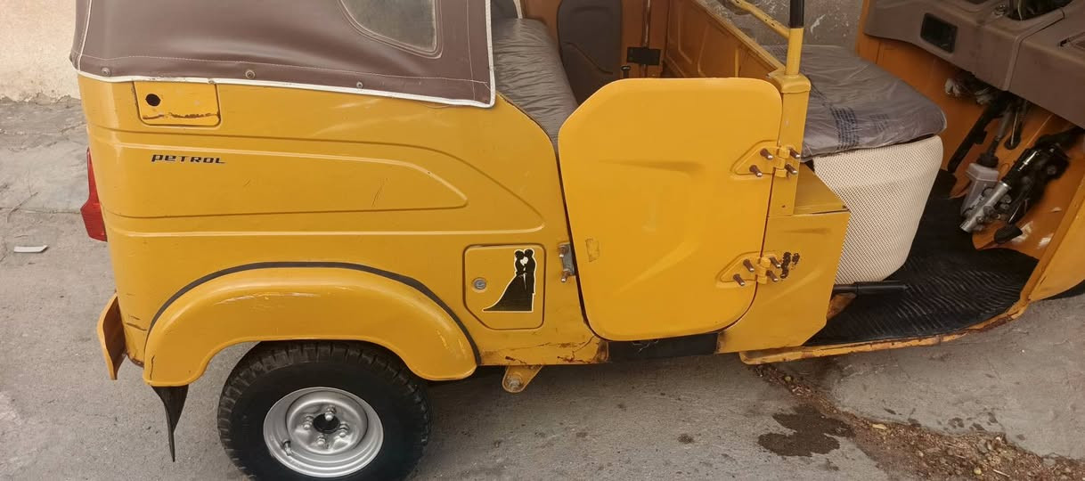 مديل 21 شهر 4 سنويه تكتك محرك مجفت كشره حلـِۈۋ‏وھّ بس،لٱ صبغ ولا معجون بس،باردات يم البكلايت شراي 6700وبيهه مجال ***********
