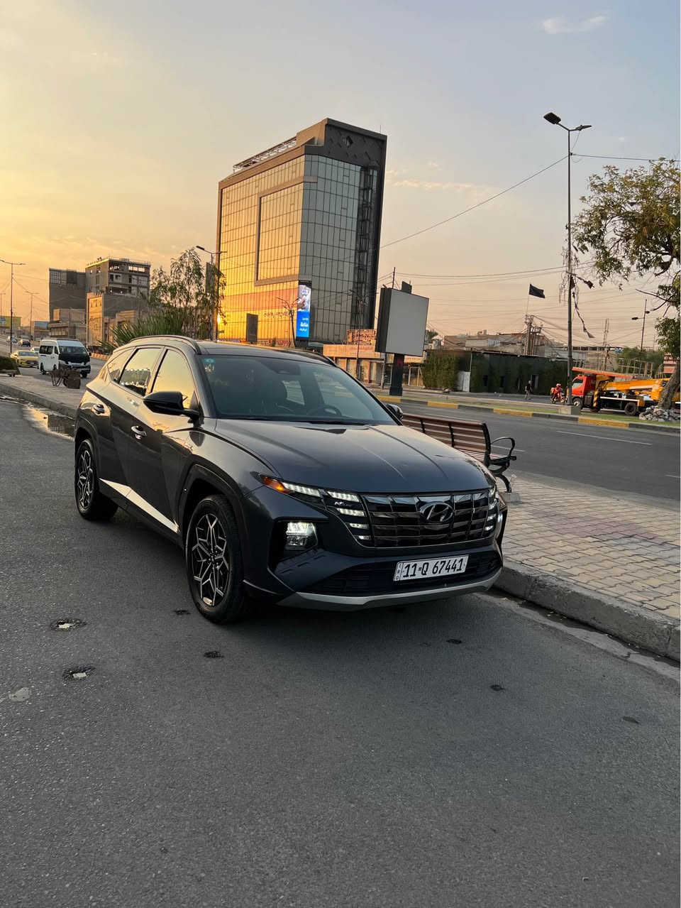 توسان N Lin 2024
هايبرد محرك 1600T
السياره فول مواصفات تصميم رياضي 🔥
المواصفات /
-كامرات 
-حساسات امامي خلفي 
-رادارات 
 -شاشه لمس كبيره تدعم apple car play 
-فتحة سقف بانورامية 
-صندوق كهربائي 
-كشن كهرباء
-نظام صوت Bose
-شحن لاسلكي 
-تحديد مسار 
-نقاط العمياء 
-هاند بريك كهربائي 
- كير بيانو 
‏Auto hold-
-كشنات تدفئه 
-المقصوره الداخليه مختمه N وتطريز رياضي 
-فور ويل (H-track) 
-ويل قياس 19
-مساعد نزول منحدرات
-تفاصيل سوداء ولمسات رياضية على الدعاميات والعجلات
_
حادثها /
باب السائق  صبغ ، ايرباك برده كشن جانبي فقط 
ماشيه / 19000 ميل  

السعر /  21500$ وبي مجال  
*********** بغداد, العراق
