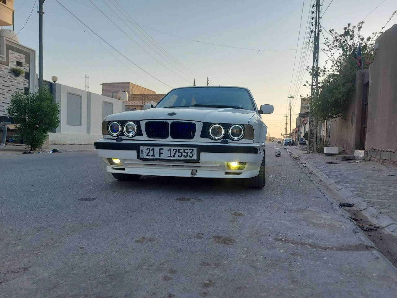 السلام عليكم للبيع ٥٢٥ رقم سليمانيه نكليزي  بسمي محرك ستوني شاده حاويه سياره جاهزه وتخبل مكاني ديوانية الحمزه الشرقي ***********  
السعر ٦٨ وبيه مجال والشرايي بي خير ويدلل
