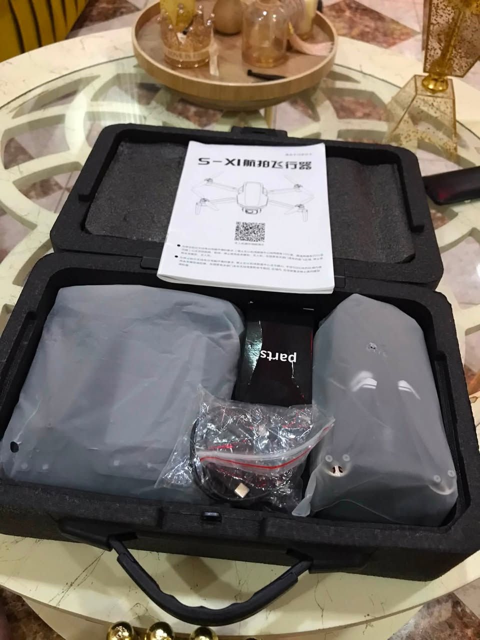درون S-X1 
كمبل ربط كيبل شاشه 
دقه 4k للاستفسار خاص او وتساب ***********
تحياتي
