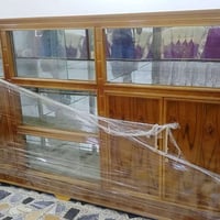 للبيع بوفيه جديده  غير مستخدمه  السعر 500 وبيها مجال مكاني بغداد تاجي ...