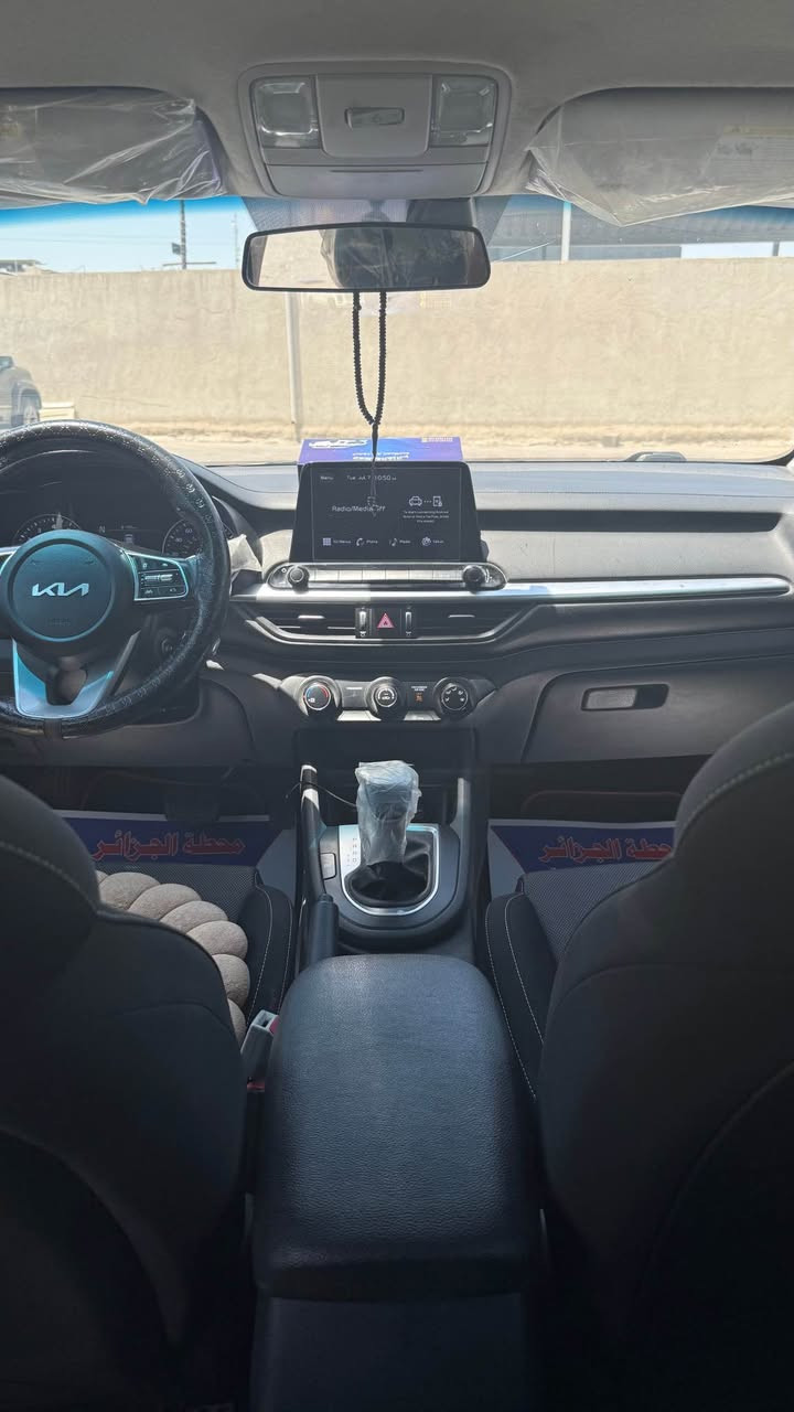 السلام عليكم 
 
كيا فورتي  2023

ماشيه 65.000km

الضرر تبديل قبق جنطه 
و جاملغ الامامي اليمنه
صوره الحادث موجوده و الفحص موجود

(مكينه / كير / تبريد / صدر / تايرات / كله مكفول عله وضع الشركه)

محرك 2000 دوش

المواصفات 

شاشه 
كامره دواره
رادار امامي 
رادار جانبي بلمري
انطمة قياده / ايكو / نورمل / سبورت
اشاير بل مري
وقوف ذكي 
تحديد مسار 
قياده ذاتيه 
فول تحكمات
كروز سرعه 
شاشه جبيره 
نضام الخرائط 
رقم بصره معوقين
مكان المعوق بل البصره الجمهوريه
وكاله عامه 
السعر 124 
مكاني البصره العشار 
اتصال او واتساب و بخدمتك
*********** البصرة, العراق
