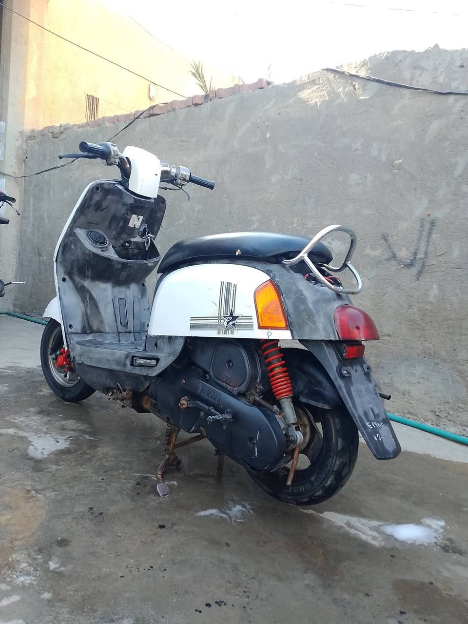 سلام عليكم بوليس للبيع دراجه بلاديه محرك يخبل كهربائيات شغاله دراجه حلوه وناعمه سعره 400وبيه مجال مكاني الطيفيه رقمي ***********)***********
