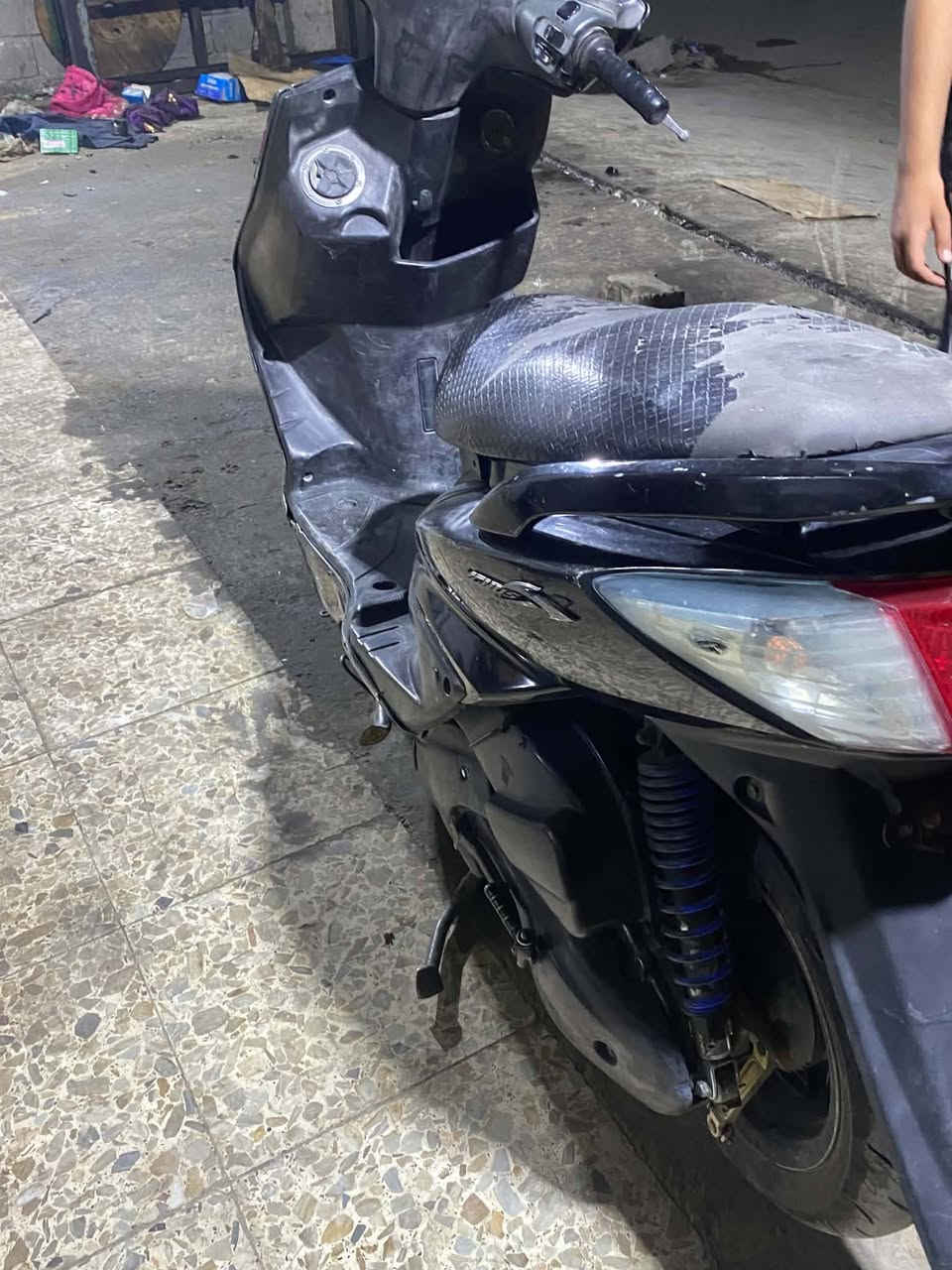 سلام عليكم سكنس فحل للبيع دراجه حلوه احله من صور دراجه بيه لاستيك ولف اشاير شغاله  سعر400رقم***********
