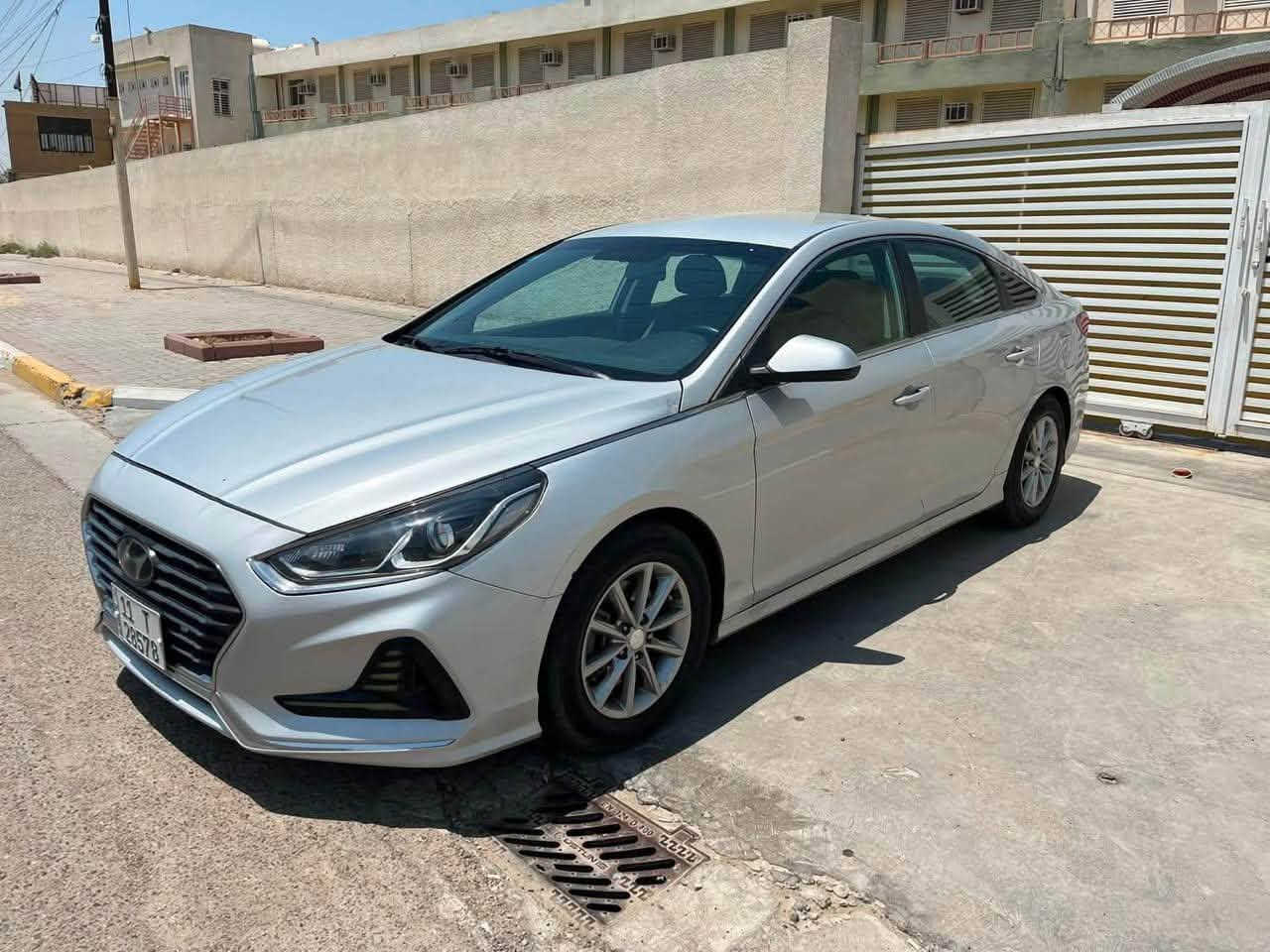 السلام عليكم سوناتا 2018
وارد امريكي
تبديل جاملغ و بنيد نفس اللون 
محرك 2400 GDI 
مرقم بسمي تحويل مباشر رقم بغداد الإنكليزي 
مواصفات نص فول 
السعر 124 
العنوان بغداد الزعفرانيه
الاتصال ***********

