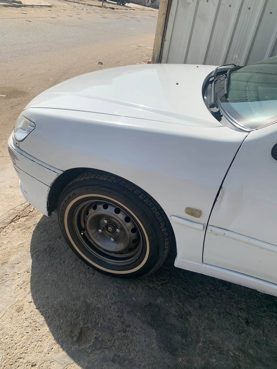 سلام عليكم بيجو فرنسي 306 مديل ٢٠٠٢ السياره بلاديه مابيها قطره صبغ تخم تاير وتخم ويل جديد صدر جديد باتري جديد تبريد ثلج مابيها اي نقص فقط بيها طخه باب السايق السعر ٤٨ وبيها مجال حك الجيه مكان السياره بغداد الشعله
