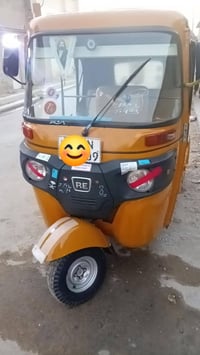 تيك توك للبيع 21 تيك  محركه مجفه قبل شهر قشرها نظيف 7800  بيها مجال 07...