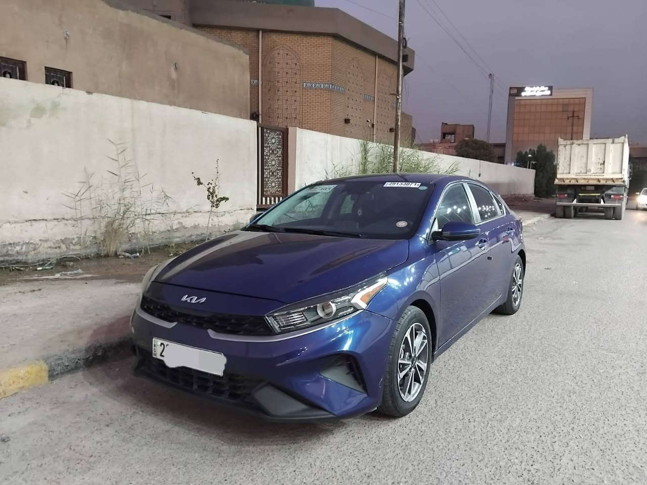 السلام عليكم للبيع كيا فورتي موديل 23 صور الحادث موجوده بل منشور بدون ارباك بس جاملغ اوباب بجم كبس لغد شاصي حوض تكم قماره كفاله السياره ماشيه 58 حقيقي محرك 2000 دوش حساسات اماميه وخلفيه محرك كير مامفتوح عل وضع الشركة تبريد تدفئة صدر امامي وخلفي جديد تخم تاير رقم أربيل جديد دولي تحويل ثاني يوم السعر 127 قفل للإستفسار *********** مكان بغداد
