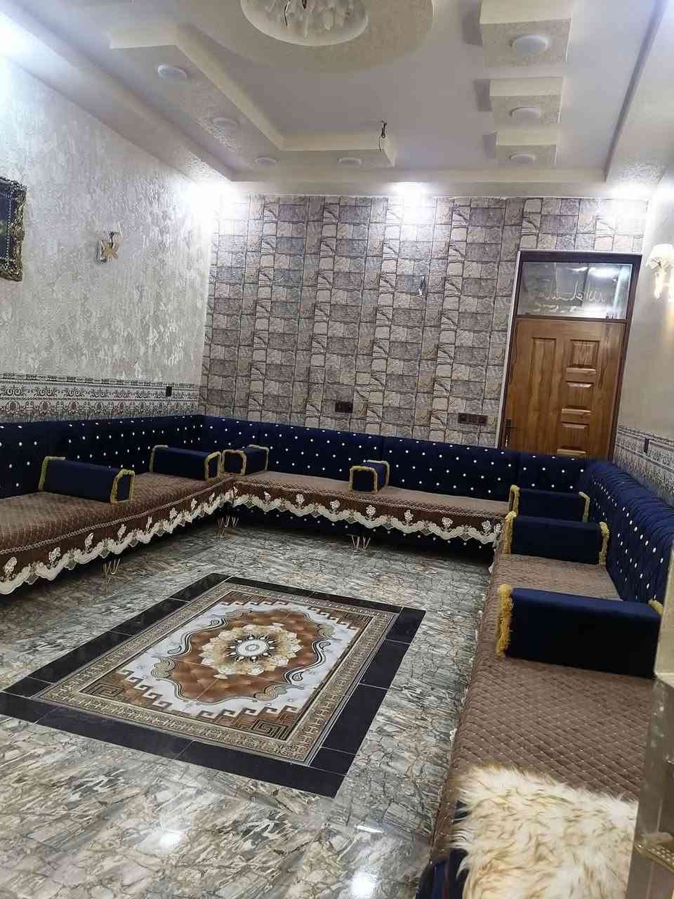 السلام عليكم بيت ٢٠٠متر لبيع بشارع المرحوم ابو عمار الشريفي
يحتوي البيت ستقبال+مطبخ حار بارد+غرفتين نوم ٤/٥غرفه منهن سويت البيت كامل من كلشي كافه الخدمات موجوده السعر ٩٠وبي مجال الاتصال ***********
