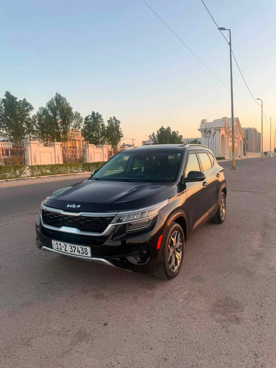 كيا سيليتوز موديل 2023 امريكي
حادثها جاملغ وبنيد ، ارباك ستيرن
مواصفات
بصمه فتحه داخل جلد اسود كراسي كهرباء
كشن تدفئه شاشه كامره تحكمات 
مكينه 2000 دوش 
السعر 157 ورقه بي مجال جدا بسيط
للاتصال *********** مكاني بغداد حي الجهاد

