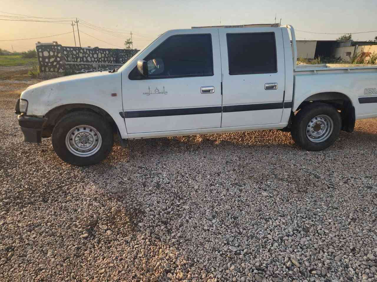 السلام عليكم  للبيع سياره مال مزاد وزاره الصحه دائره صحه النجف  الاشرف
١  موديل 2001  
٢النوع ISUZU ازوزه  الصنع ياباني
٣المحرك 2200 بخاخ  محرك مكفول العداد 180 km
٤تبريد تدفئه كامله ويه السويج
٥كهربايات كامله 
٦ تسجل بل مرور
٧ مقفوله كفاله عامه من الصبغ
٨ تايرات جديده
المكان الحله ناحيه النيل السعر... 48ورقه
***********
