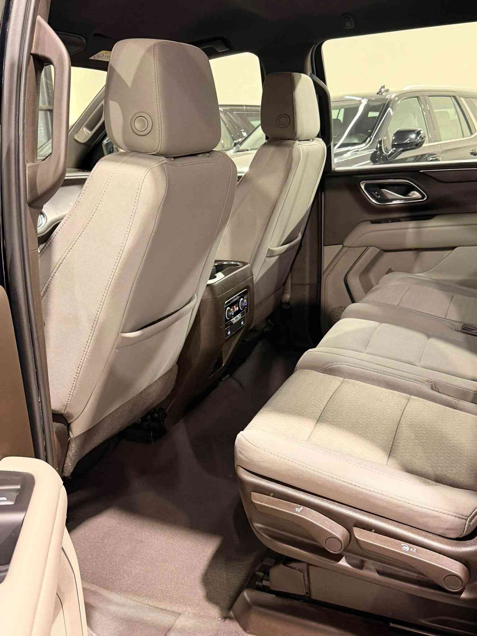 تاهو LS 2023 خليجية وكالة المنصور
بجم برايمر السيارة 

ثلاجة جديدة حيل 

مكفوله استخدام نضيف جدا  

مغلفة PPF من هية وزيرو

ماشية ٩١ ميل 

نضيفه جدا 

لمعرفة السعر علق ب ( السعر ) ليصل مباشر
العنوان بغداد السيدية

او الاستفسار على الرقم 

***********
