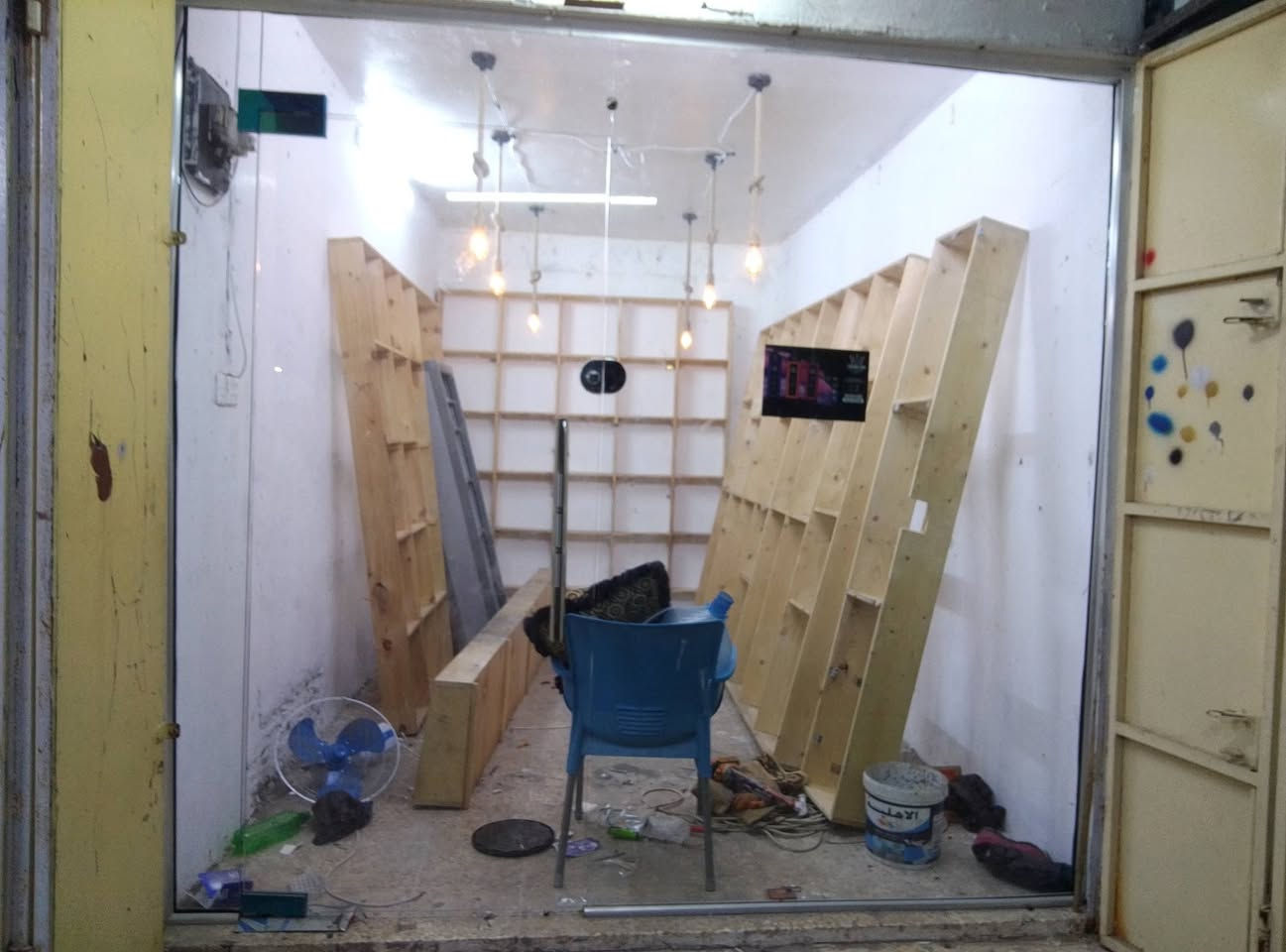 عندي رفوف جام خانه ال بيع رفوف مال محل كامل*********** تصال عل رقم و رسلوني خاص
