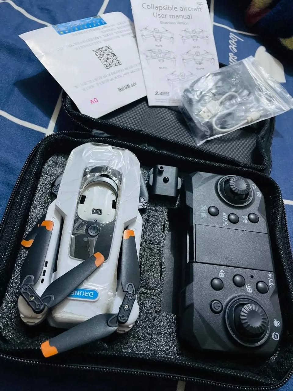 درون للبيع  للحجز مراسله على الخاص

نص مكتوب في الصور:
- HD dual camera Spare blades * 2 Protective cover * 4 Charging cable * 1 Screwdriver * 1 Remote control * 1 Instructions * 2 Color box * 1 Battery * 1 4K DUAL CAMERA
- Four way intelligent obstacle avoidance
- Equipped with four-way induction detection providing escort for flight.