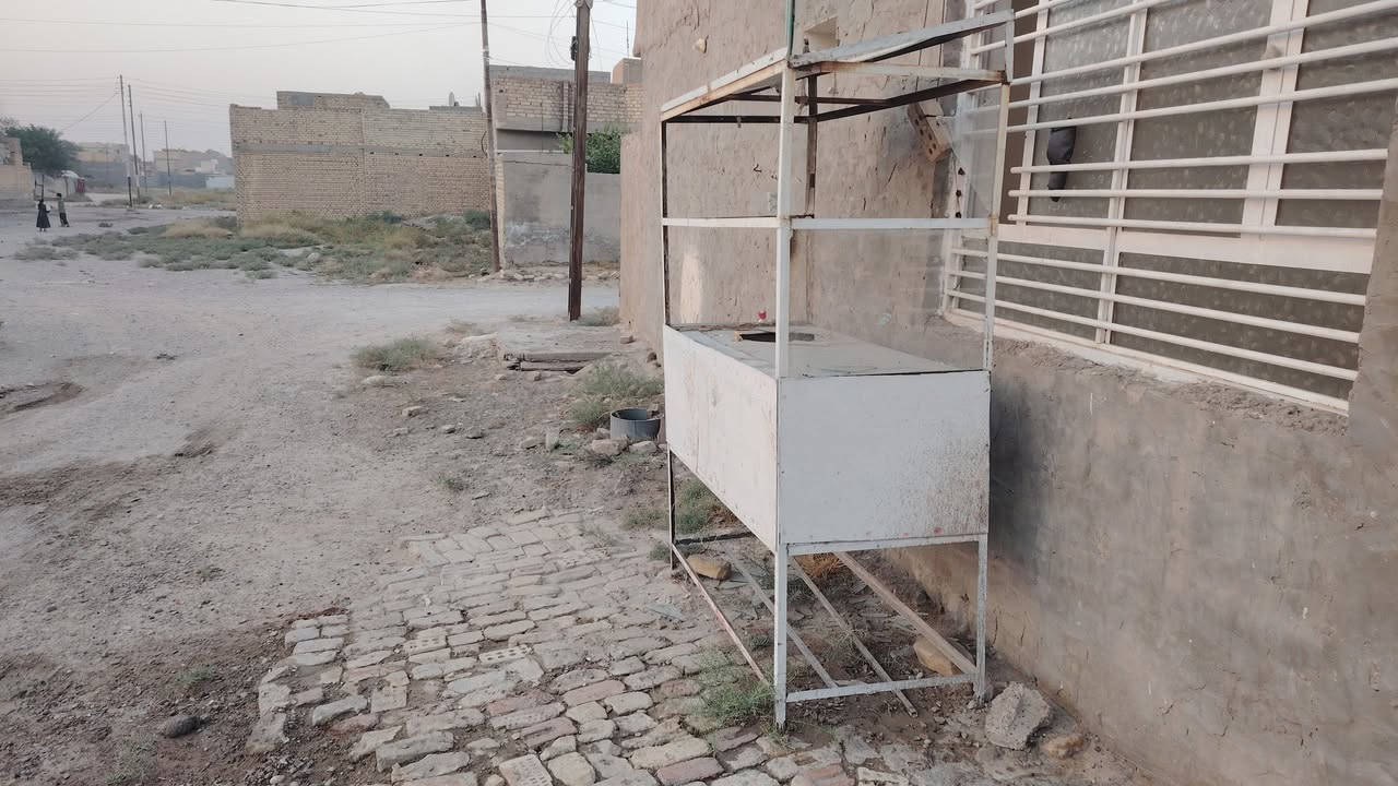 كشك مأكولات • ثلاث قطع • واتساب فقط
