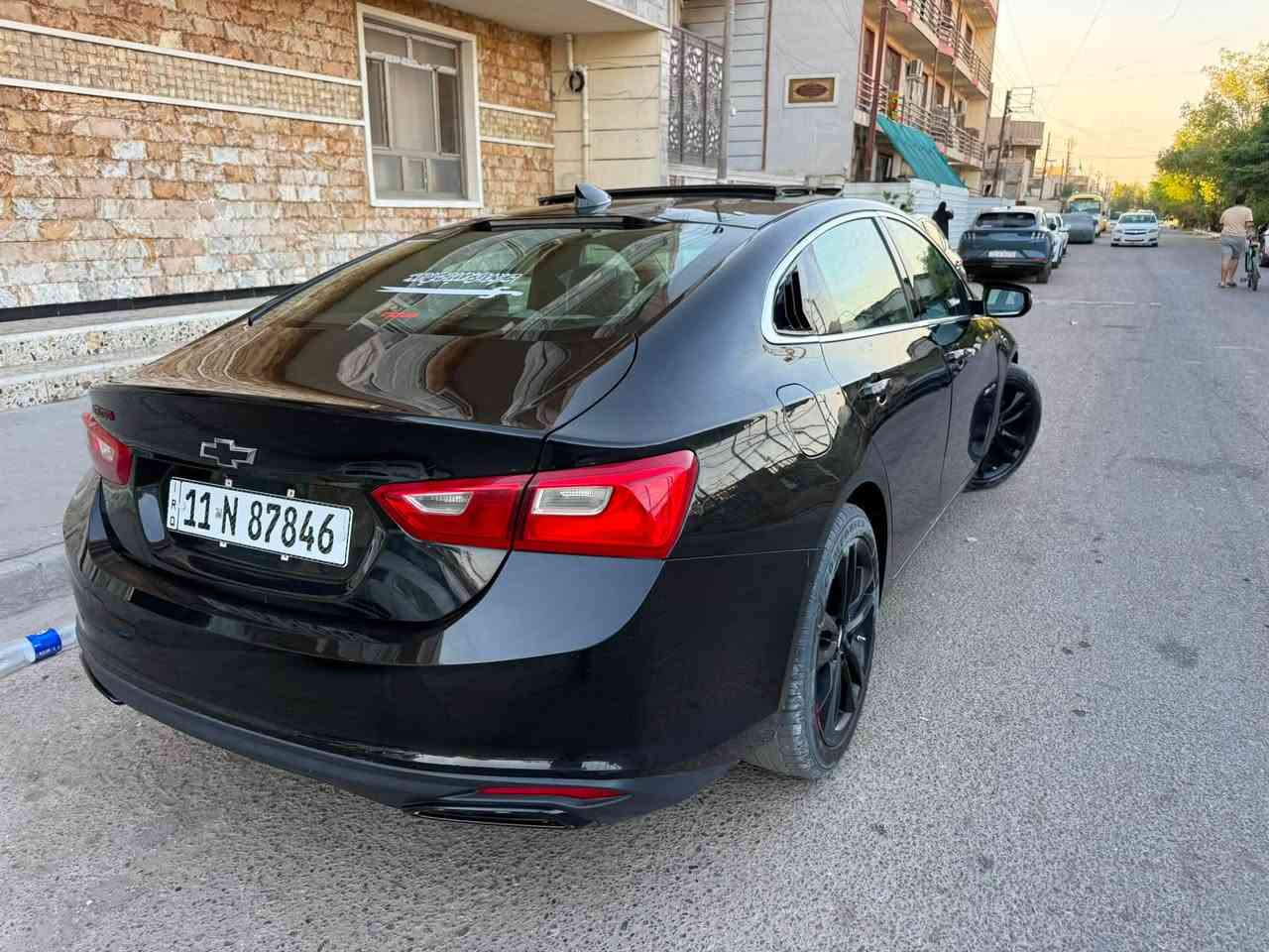 السلام عليكم ماليبو موديل 2018 بلاك ماشيه 95mi 
مكينه 1500 تيربو مكفوله الكير المرغوب AT كفاله 
منضومه التبريد كفاله السياره مال جناي دهن كله اصلي من شركة الحسام بانزين محسن + سوبر السياره مسويلها ادامه 
1-فتحة 
2-عدد 6 بصمات
3-تبريد قطعتين 
4-مثبت سرعة
5-شاشه الحجم الكبير
6-نظامCarplay 
7-نظام الجام اوتو
8- عدد 6 سماعات 
9-بردات تعتيم نسبة 100‎%‎
10- الناصي+ العالي زنون 
11-المقعد كهربائي 
السياره رقمها بغداد شرط التحويل مباشر 
مكان السياره بغداد حي الاعلام  السعر 110 وبيها مجال 
الاستفسار اكثر 
***********
