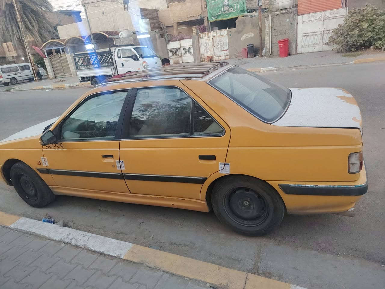 بيجو ٢٠١٥ سياره يرادلها كهربائيات
بيها ورثه تأخذ مني تحويل كلهم كبار ٢٥وبيها مجال 
***********
