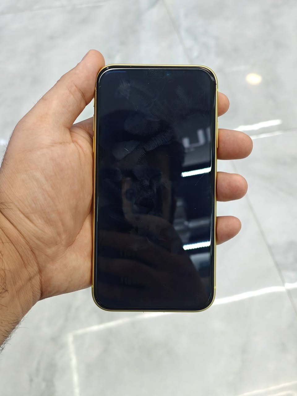السلام عليكم ايفون 11 عادي ذاكرة 128gb نسخة الشرق الأوسط الجهاز الجهاز مكفول من كلشي غدا البطارية مبدلة اصلية درجة اولى السعر 260 و بي مجال بسيط 
مكاني بعقوبة 
*********** خاص او واتساب
