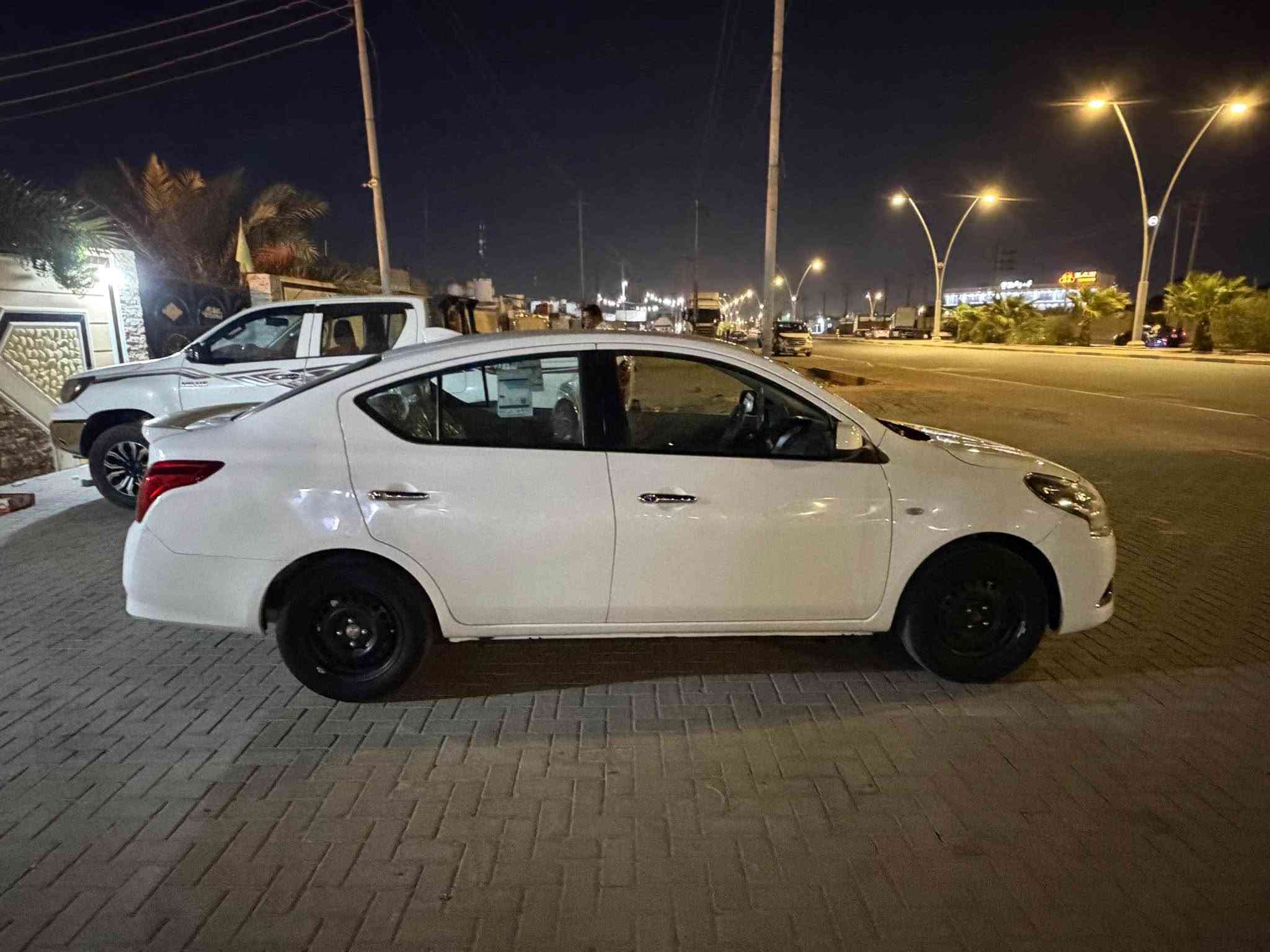 السلام عليكم 
نيسان صني 24 هندي بليته زرقه مكفوله ماعده ملاحظتين دخول جديد رقم اربيل باسم شركة لولوة لاعتماد وكاله تحويل بعدهه بحالة الوكاله سياره مال بيت مكان السياره البصره السعر 118بيهه مجال بسيط للشراي مكلف بلنشر رقم صاحب السياره *********** الزبير, البصرة
