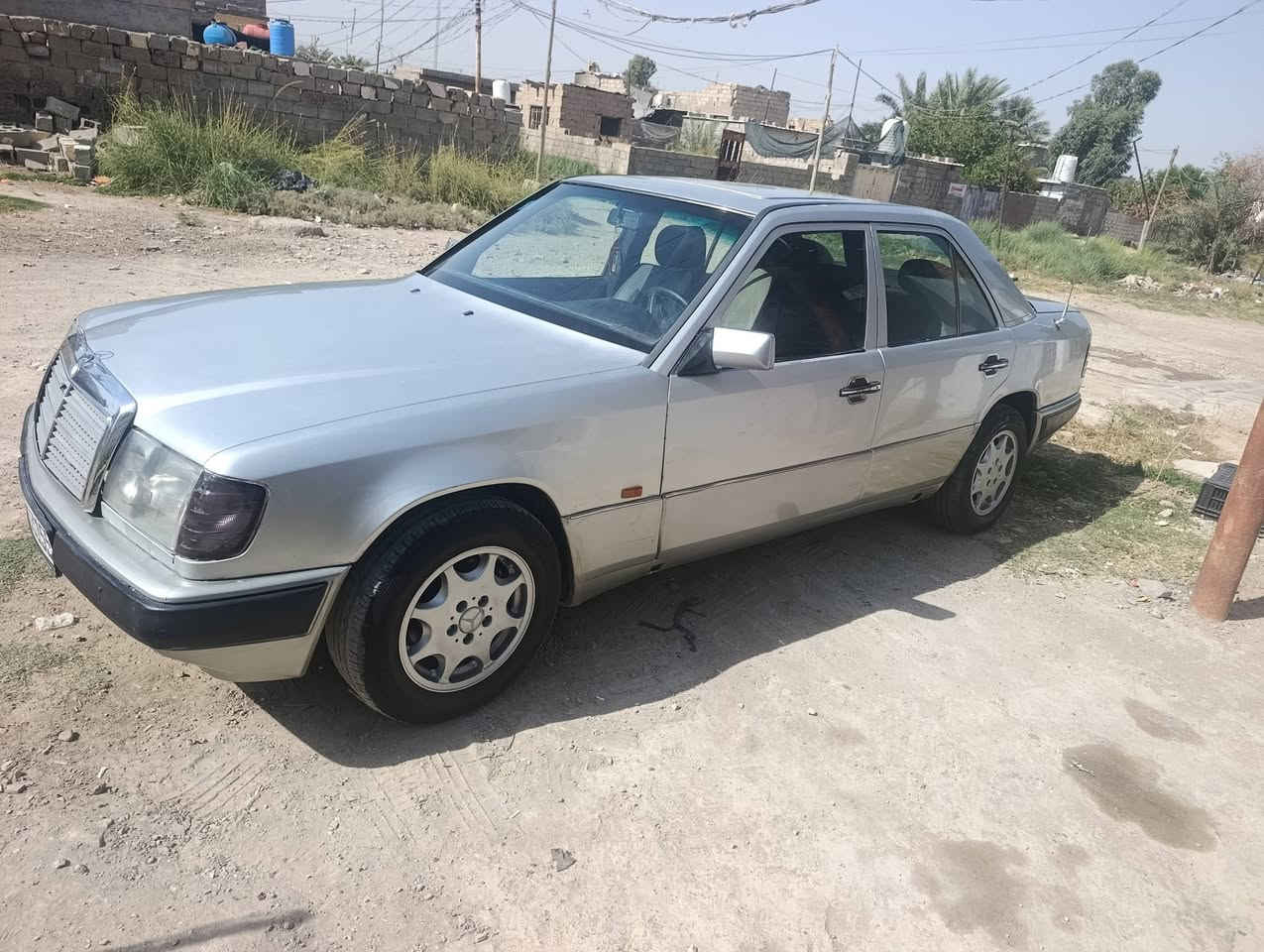 مرسيدس دب • ١٩٨٩ • مكينة ٣٠٠٠