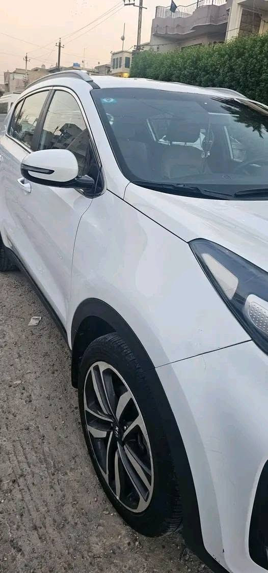 السلام عليكم 
كيا سبورتج خليجي
 موديل 19 السعر 176
شاشه ثلاثه انظمه قياده حساسات 
بيها بارد بسيط جدا والسونار موجود
ماشيه 62 قابل للزياده
العنوان بغداد بلديات... ***********

