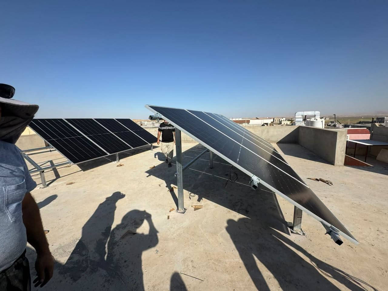 🚨 خطوة جديدة تعكس ثقة عملائنا واستمرار نجاح مشاريع روژ للطاقة الشمسية في #نفيري  ☀️⚡
📍 #نفيري  –  منزل حسن عساف 
🗓️ السبت 25_9_2026
✅ 20 أمبير نهاري
✅ 15 أمبير ليلي
🔧 مكونات المنظومة: ▪️  ألواح جينكو بقدرة 650–724 واط
▪️ إنفرتير Deye بقدرة 6   KW ip65 
▪️ بطارية ليثيوم  سعة 15 KW (عدد 1)
▪️ ضمان الألواح 15 سنة
▪️ ضمان الإنفرتر 2 سنه  والبطارية 5 سنوات
✨ طاقة مستقرة... توفير أكبر... واعتمادية تدوم لسنوات.
📞 للحجز والاستفسار:
👷‍♂️ م. قيدار
*********** – ***********
👤 سلام سلو
*********** – ***********
#روژ_للطاقة_الشمسية
#طاقة_شمسية
#SolarEnergy
#SolarPower
#Deye
#JinkoSolar
#الطاقة_المتجددة
#الموصل
#اربيل
#دهوك
#بعشيقة
#بحزاني
#العراق
#استقلال_الطاقة
#الطاقة_النظيفة
#قرية_الإيطالية
