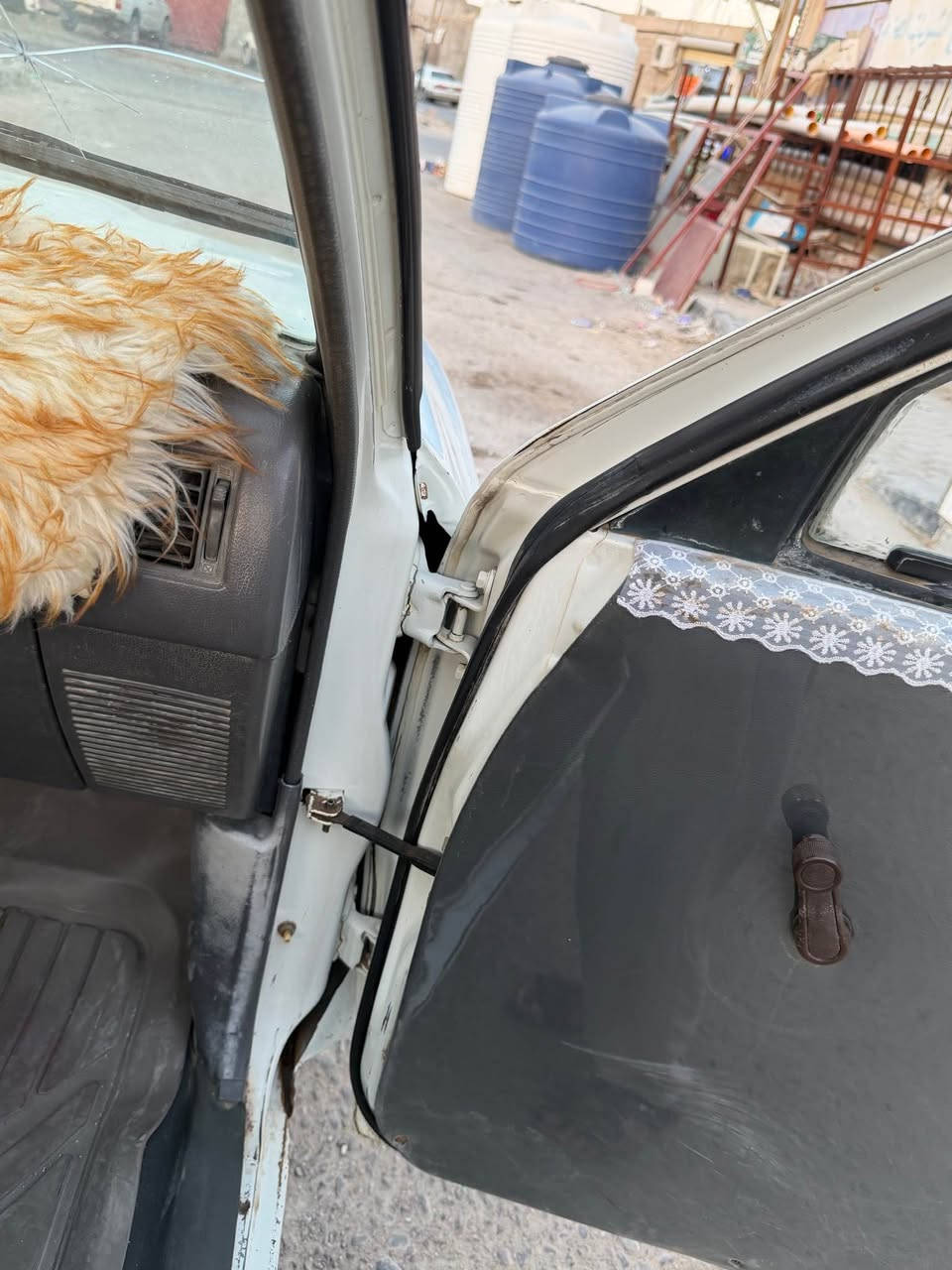 السلام عليكم بيكم موديل 92 رقم بغداد باسمي تحويل مباشر مكينه وكير كروسيده كارتون شاصي كفاله تخم تاير جديد حداديه جديده كهربائيات جاهزه من كلشي سياره مكفوله كفاله عامه من صبغ وضربه سياره جديده جديده كارتون احلى من صوره 
العنوان البصره سفوان 
السعر 65 وبيها مجال 
الرقم ***********
الرقم *********** البصرة, العراق
