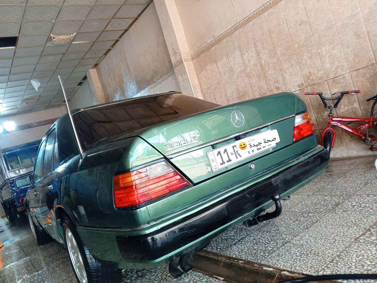 سياره للبيع مرسيدس دب موديل 91 محرك عنكبوت اسود سياره تبريد  شغال جام كهرباء سياره جاحزه من حداديه وتخم تاير بسمي سياره رقم بغداد انكليزي مصبوغه جماليه سعر خاص رقم موبايل ***********
