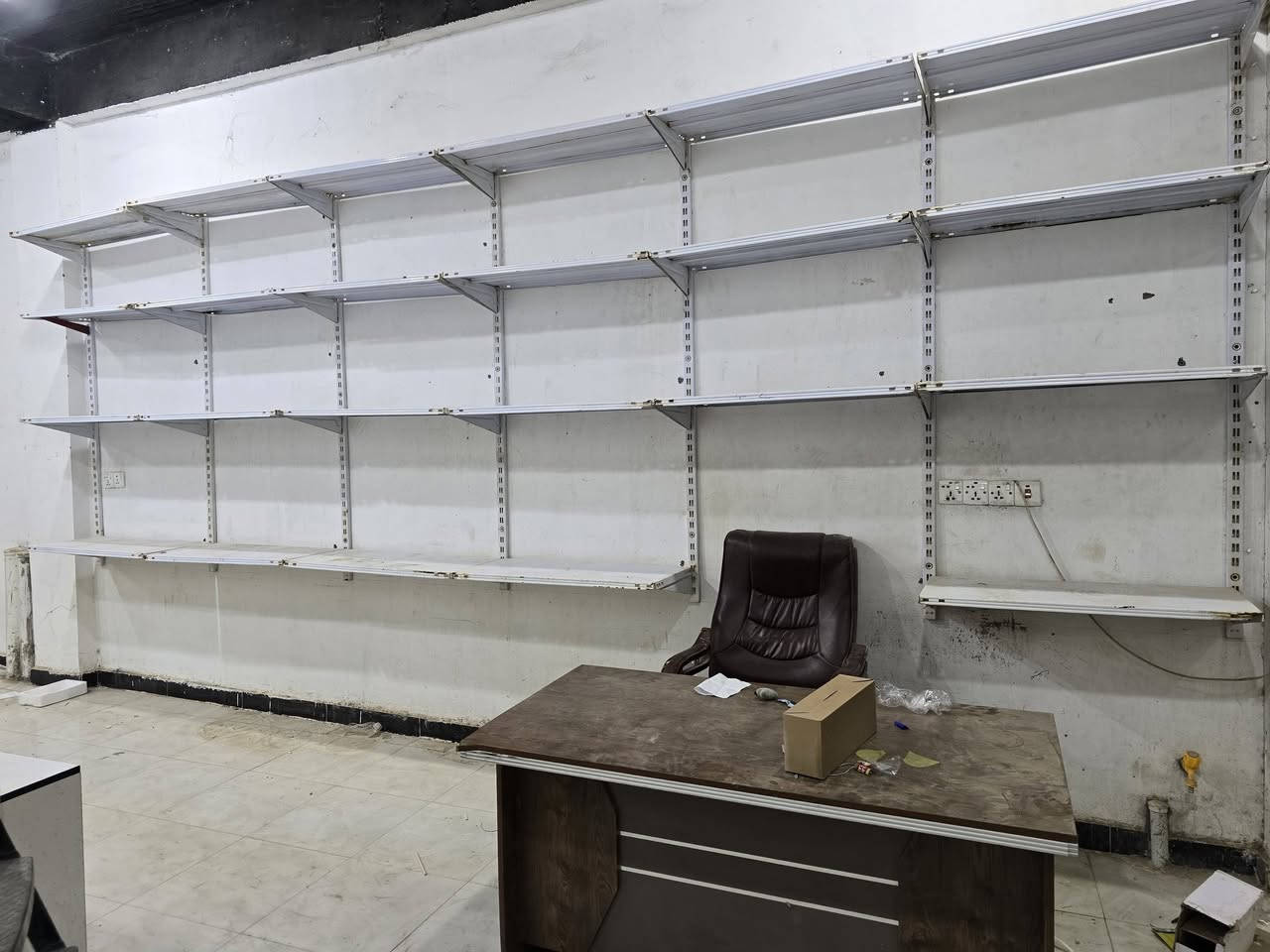 🔴 للبيع أغراض محل بالكامل

متوفر للبيع:
🔹 رفوف محل
🔹 تكايلك
🔹 ميز مكتبي
🔹 كرسي دوّار
🔹 أغراض ومستلزمات أخرى

الأغراض بحالة جيدة، والبيع  حسب الاتفاق.
الجادين فقط مراسلة للاستفسار عن السعر والتفاصيل
العنوان ديالى بعقوبة 

الهاتف  ***********

@إشارة
