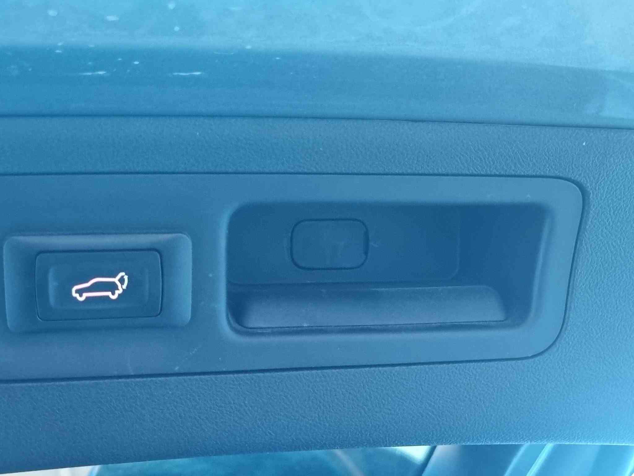 بي وادي سونك L  للبيع
تم عمل فحص شامل بتاريخ 🌷29/9/2026 🌷يعني البارحه🌷 يعني (مكفول )🌷 لادبل كود ولا pdr ولابارد 

الون رصاصي 
فول زيرووو   نسخة الحديثه بطاريه كبيره 120 كيلو بشحنه 
تفويله كامله تمشيك 1800 كيلو  سعه خزان الوقود 65 لتر ((غير مرقم )) يترقم حسب الطلب 🪩

🌷عداد الكيلو متر /24 km 🌷من الناقله للبيت 
 المكينه BYD SONG L البانزين جنيتر 1500 Cc وضيفتها شحن البطاريه تعمل بنظام بلكن هايبرد نظام الحديث المتطور جدا واعتمادينا من نوع DMI ويعمل هل محرك ثلاثه انظمه الي هو بانزين + شاحن خارجي + شحن داخلي (ذاتي)⚙️

__ مدخلين للشاحن __
🛞 
♨️مواصفات الداخل المقصورة ♨️

📍كراسي جلد  من نوع فاخر جوده من شركة BYD لون  القرميدي  + كرسي واحد الامامي كهرباء 
 
📍شاشه كبيره قلاب+ كار بلي + مرتبطه بذكاء اصطناعي  جدا متطوره وتحكم في جميع الاوامر المقصوره الخارجي
✔ تمنع الحوادث
✔ تحذر إذا تشتت
✔ تساعد أنظمة الأمان
✔
📍صندوك كهرباء 

📍يدات الابواب كهرباء شفط او دفن  وتحكم فيها من داخل الشاشه 

‏📍 LED   للمصابيح الأمامية والخلفية. بشكل فاخر ومتطور لايت داينمك عالي ناصي اوتو 

📍اربع كامرات

📍اربع رادارات  وتحكم فيها غلق وتشغيل 

📍بنوراما 

📍داش كام تسجيل اربع كامرات 

📍 نظام سستم  صوتي المميز من Dynaudio (أعلى جودة صوت).  

📍علامه BUD ضوئيه  الخلفيه 

📍اوتو هولد  + هاندر بريك بصمه 

📍نظام مانع نحدار 

📍نظام مانع انزلاق 

📍بصمه + كارت + تشغيل عن بعد 

📍كيجات دجتل الفول اوبشن مستشعارات طريق تقراها بالكامل من  مرور سيارات امامي وجانبي 

📍تحكم ستيرن كامل فول اوبشن 

📍شحن لاسلكي للهاتف وتهويه الجهاز 

📍فل سستم ايرباك بداخل المقصوره عدد 12 
 

🥏السلامة وأنظمة المساعدة

السعر ولأستفسار :-***********☎️
 واتساب 👆صور الفحص مع المنشور
