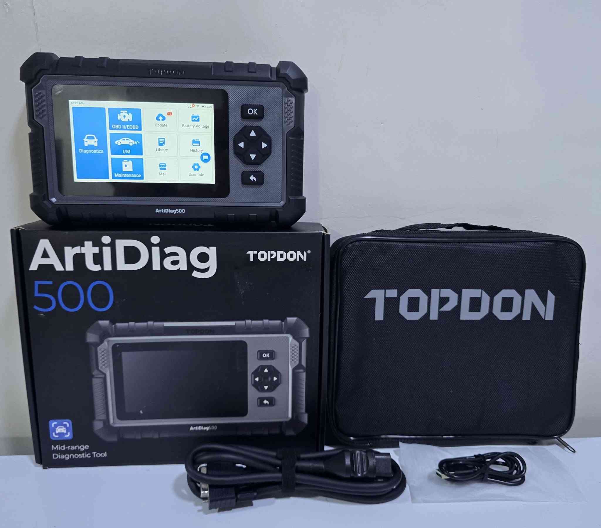 TOPDON ArtiDiag 500

جهاز فحص وتشخيص أعطال سيارات متطور ومخصص للفحص السريع والاحترافي للأنظمة الأساسية في السيارة .

فحص 4 أنظمة رئيسية :

✅  المحرك ( PCM )
✅ ناقل الحركة ( TCM )
✅ نظام الفرامل المانعة للانغلاق ( ABS )
✅ وسائد الهواء ونظام الامان ( SRS ) .

وظائف واعادة الضبط والصيانة : 

✅ إعادة ضبط زيت المحرك ( Oil Reset ).
✅ معايرة زاوية توجيه الإطارات ( SAS Reset ).
✅ إعادة ضبط نظام الفرامل الإلكترونية ( EPB ).
✅ إعادة ضبط نظام مراقبة ضغط الإطارات ( TPMS ).
✅ معايرة بوابة وقود المحرك / الخانق( Throttle )
✅ اعادة ضبط نظام ادارة البطارية ( BMS Reset )

الميزات الإضافية :

 ✅ خاصية ( AutoVIN ) : مع دعم بروتوكول ( Can - FD )
للتعرف التلقائي السريع على رقم تعريف السيارة مع دعم اكثر من 67 علامة تجارية للسيارات حول العالم منها (الامريكية والاسيوية والاوربية والالمانية والصينية والاسترالية ..الخ )

✅  البيانات الحية ( Live Data ):
عرض الرسوم البيانية للبيانات الحية لـ 4 أنظمة معاً.

✅ التحديثات: ( Free Update Life Time )
 تحديثات مجانية مدى الحياة عبر الواي فاي (Wi-Fi) بدون رسوم اشتراك .

للاستفسار والطلب مراسلة الصفحة.

*********** // واتساب .
