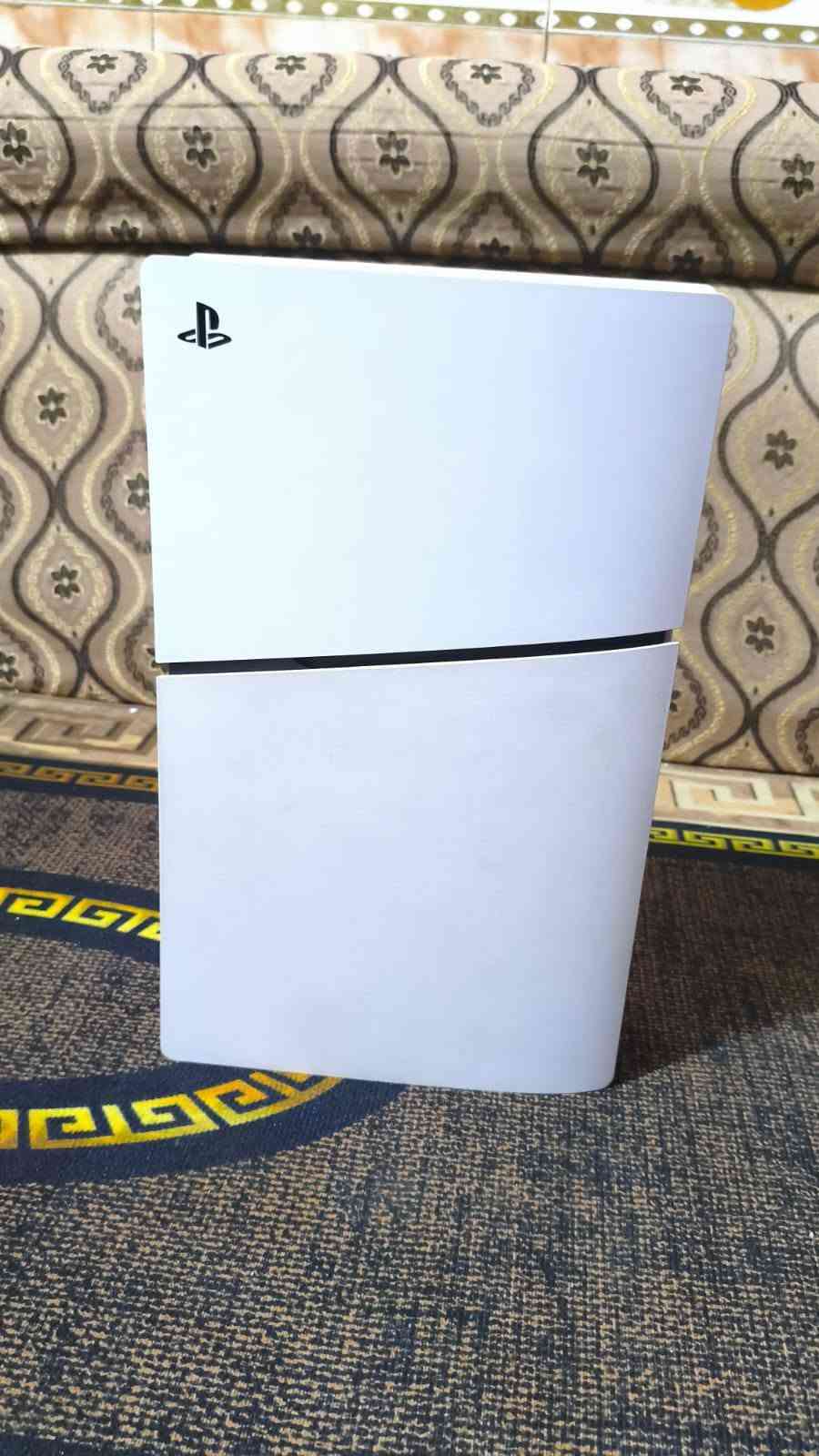 🎮 للبيع بلايستيشن 5 Slim – نسخة أوربي 🇪🇺
🔹 الجهاز جديد وما مفتوح نهائياً
🔹 ما مصلّح ولا متبدل بي أي قطعة
🔹 وياه جويستكين أصلي
🔹 وياه UPS  
🔹 جميع الكيبلات والملحقات موجودة
🔹 ما مبدل بي أي شي
💰 السعر: 800,000 دينار عراقي
📍 الناصرية – سوق الشيوخ
📞 للاستفسار: ***********
