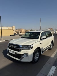 لاندكروز GXR • ٢٠١٧ • ١٨٥ الف