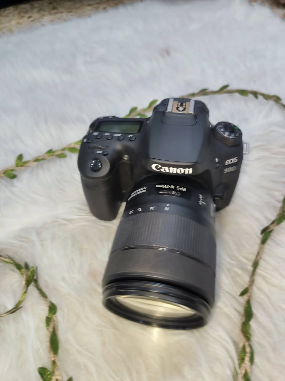 📸 كاميرا Canon D90 للبيع – نظيفة جداً
كاميرا Canon D90 مستعملة ونظيفة جداً،.

📷 وياها:

- عدسة 18-135mm
- 3 بطاريات
- شاحن

💰 السعر: 1,050,000 ؛مليون وخمسين. وبيها مجال بسيط 

📍 المكان: النجف
📞 للاستفسار: ***********

 الاستفسار التواصل على الرقم او واتساب
