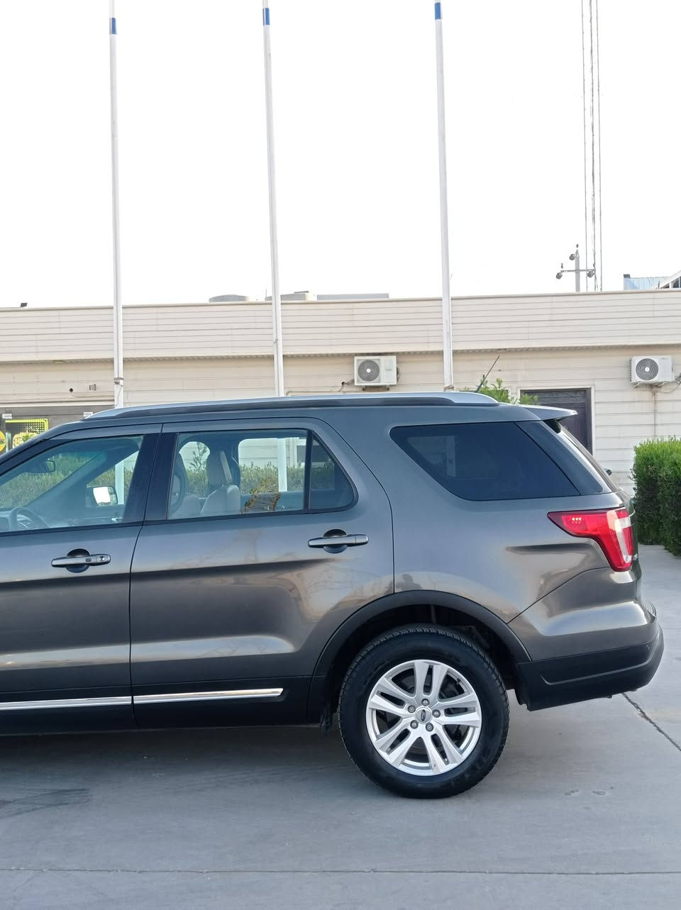 FORD EXPLORER 2018
بِسْمِ اللهِ الرَّحْمَنِ الرَّحِيْم 
عربي / كوردی 
عربي 
فورد اكسبلورر موديل ٢٠١٨ وارد امريكي جاملغ واحد صبغ بدون دواخل  بدون أرباك و رقم شاصي بصور ماشي ( ١١٨ ) ألف ميل كير والمحرك بشرط رقم سليمانية سنوية و هزة جديد حتى ( ٢٠٣١ ) سيارة جاهزة و بدون نقص فول مواصفات ماعدى بنوراما .
المحرك : ٦سلندر - حجم : ٣٥٠٠ - قوة : ٢٩٠ حصان 🐎 .
مواصفات (4WD + XLT )
١-دبل اكسل 
٢-٧راكب 
٣-لایت زنون 
٤-حاسة امامي 
٥-لايت أوتو 
٦-٣قطع تبريد 
٧-قفل تلقائي 
٨-فوليوم
٩-جام أوتو 
١٠-بصمة
١١-٤مود قيادة 
١٢-تحدید سورعة
١٣-كشن كهرباء
١٤-حاسة خلفي 
١٥-بگلايت ليد 
١٦-كاميرا
١٧-مود تراکشن 
١٨-فتح تلقائي
١٩-كود أبواب 
٢٠-لايت ليد 
٢١-بلاجكتور
٢٢-ابواب بصمة
٢٣-كشن جلد 
٢٤-كير ماوس 
٢٥-مسجل شاشة
٢٦-گيچ اليكتروني
٢٧-كشن هيتر 
٢٨-ثلاث شاشة 
٢٩-اشاير بل امراية 
٣٠-شغال
٣١-رادار جانبي
٣٢-مود سبورت
٣٣-داخل أصفر 
٣٤-ستيرن هيتر .
مكان : كلار - سليمانية 
سعر : ( ١٧٠ ) ورقة 💸 
رقم تلفون : 
       واتساب 
          📥
  ( *********** )
 ( *********** )
كوردی 
فۆرد اکسپلۆرر  مۆدێل 2018 وارد ئەمریکی یەک چاملغی بۆیاخە بێ ناوگرتن بێ ئێرباگ ڕەقەم شاسیم داناوە ( 118 ) هەزار ميل ڕۆیشتوە گێڕ و مەکینەی بەشەرت ڕەقەم سلێمانی سەنەوی و هەزەی نوێیە تا (2031 ) سەیارەیەکی خاوێن و بێ مەسرەفە فول مواسفاتە جگەلە پانۆڕاما .
مەکینە : 6بستۆن - قەبارە : 3500 - هێز : 290hp 🐎 . 
مواسفات ( XLT + 4WD )
1-دەبڵ اکسڵ
2-تەحدید سورعە 
3- 7نەفەری 
4- لایت زینۆن 
5-ڤۆلیۆم 
6- 3مەقعەد تەبريد 
7- لایت ئۆتۆ 
8-جام ئۆتۆ 
9-کوشین کارەبا 
10- 4مۆد لێخوڕین 
11-مۆد تراکشن 
12-حاسەی پێشەوە
13-بەسمە
14-ئاوێنە ئیشارات 
15-لایت لید 
16-کامێرا 
17-کردنەوەی زیرەک 
18-بەگلایت لید 
19-کۆدی دەرگا 
20-حاسەی دواوە 
21-بلاجکتۆر 
22-دەرگا بەسمە 
23-شغال 
24-گێر ماوس 
25-کوشین هیتەر
26-گێچ ئەلیکترۆنی 
27-شاشە گەورە 
28-كوشین جلد 
29-سێ شاشە 
30- ئاوێنە هیتەر 
31-مۆد سپۆڕت 
32-سوکان هیتەر 
33-ناو زەرد 
34-سندوق شەفت.
شوێن : کەلار ـ سلێمانی 
نرخ : ( 170 ) گەڵا 💸 
ژ.م :   واتساب
            📥
 ( *********** )     ( *********** )
