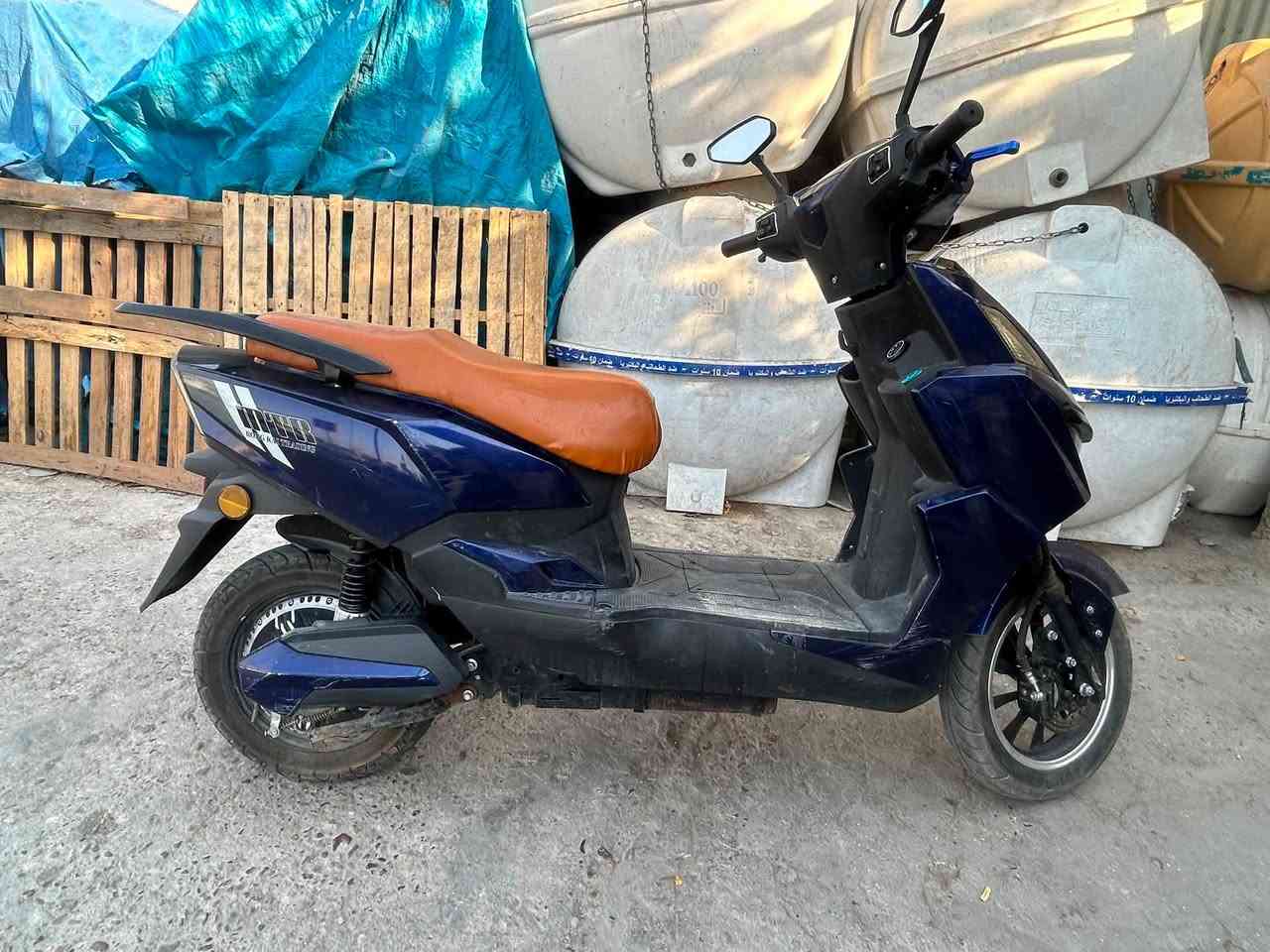 سلام عليكم 
سكنس mtrً
ملف 3000W
‏6بطاريات مسطره البلادية مالته يقرن بالهيتر 11
عقل ضفيره ملف بلاديات 
الدراجه نهائيا ما ملعوب بيهة 
تجي 3سرعات الرابعه بك 
شلعه صاروخ 🚀 
الكفرات موضحه بالصور 
الدراجه بحاله الشركه بدون اي نقص السعر ٦٠٠ وبيهة مجال بسيط 
مكاني الرساله شارع الضغط ***********
