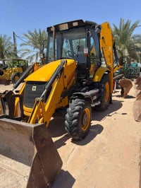 حفارة JCB • موديل ٢٠٠٨ • نظيفه