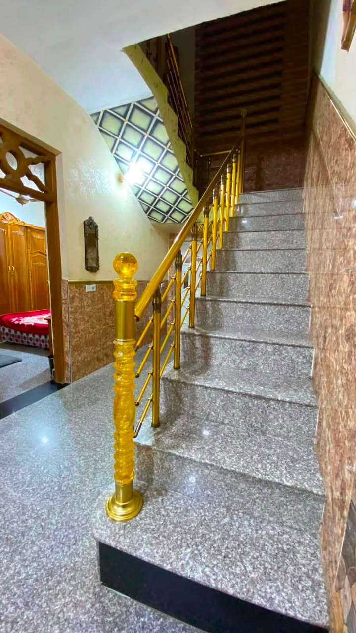 🏠 دار للبيع – فرصة مميزة

السلام عليكم ورحمة الله وبركاته 🌹

دار للبيع بمساحة 150م²، طابو صرف في الجمعية الـ150، طابق واحد وبناء حديث.

🔹 يتكون الدار من:
• استقبال
• مطبخ
• صالة
• صحيات
• غرفة نوم
• بيتونة كبيرة

🔹 البناء من الطابوق درجة أولى وبجودة عالية.
🔹 مع الدار قطعة أرض 50م² مجاورة للبيت.

📞 للاستفسار والتفاصيل:
***********
