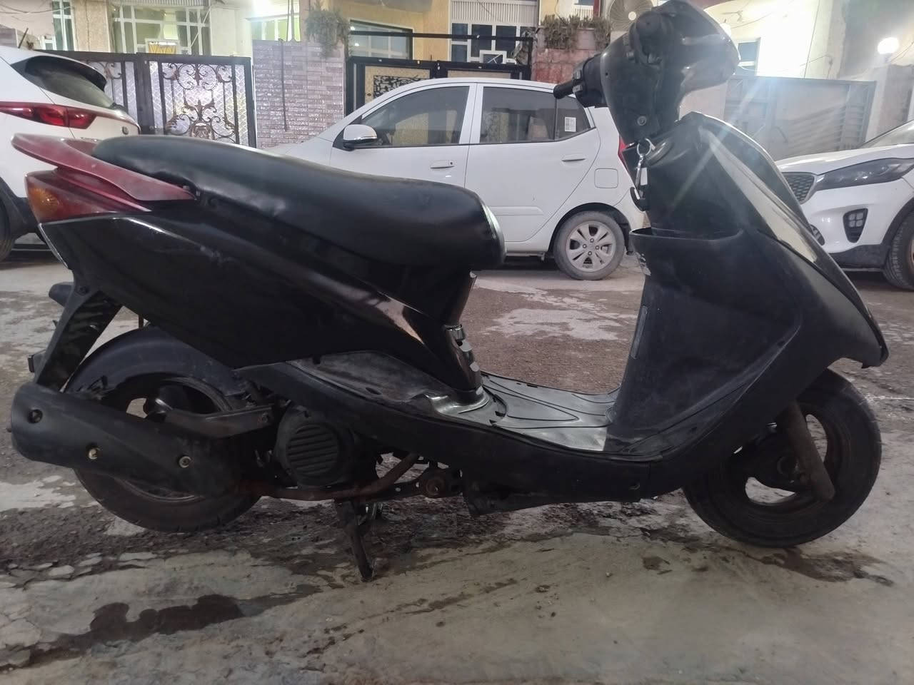 سلام عليكم دراجه بريز 140 شغاله وكامله مكمله نضيفه صوت المكنيه ناعمه تخبل شلعه ومعدل حلوه المكان الشعب الأسواق المركزيه شراي يتصل *********** سعر 450 وبيها مجال قليل
