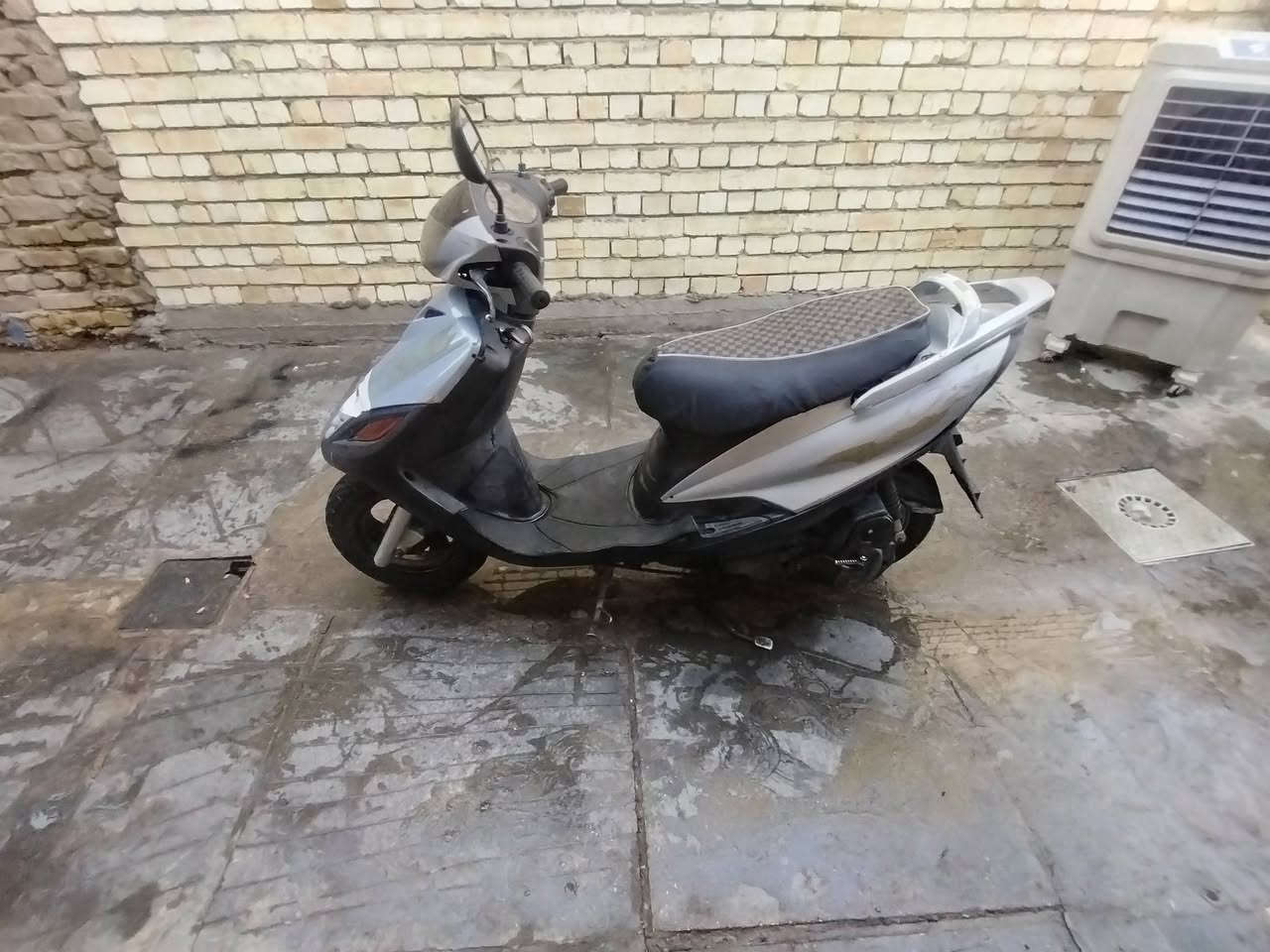 للبيع ماكس  سرعه 140شغاله كهبايات شغاله السعر 250 المكان بغداد حي لعامل اتصال ***********
