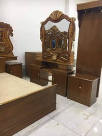 غرفة اخشاب • استعمال قليل • مع مندر