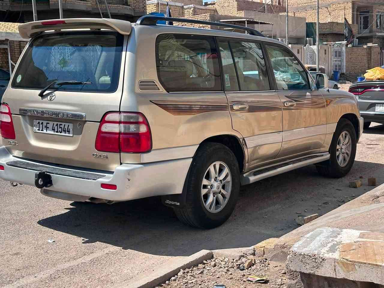 لاندكروز / 2004 محدث 2007 لسياره مصبوغه صبغ عام جماليه رقم بغداد باسمنه كبل تحويل لسعر 105 الستفسار  هاذ لرقم ***********
