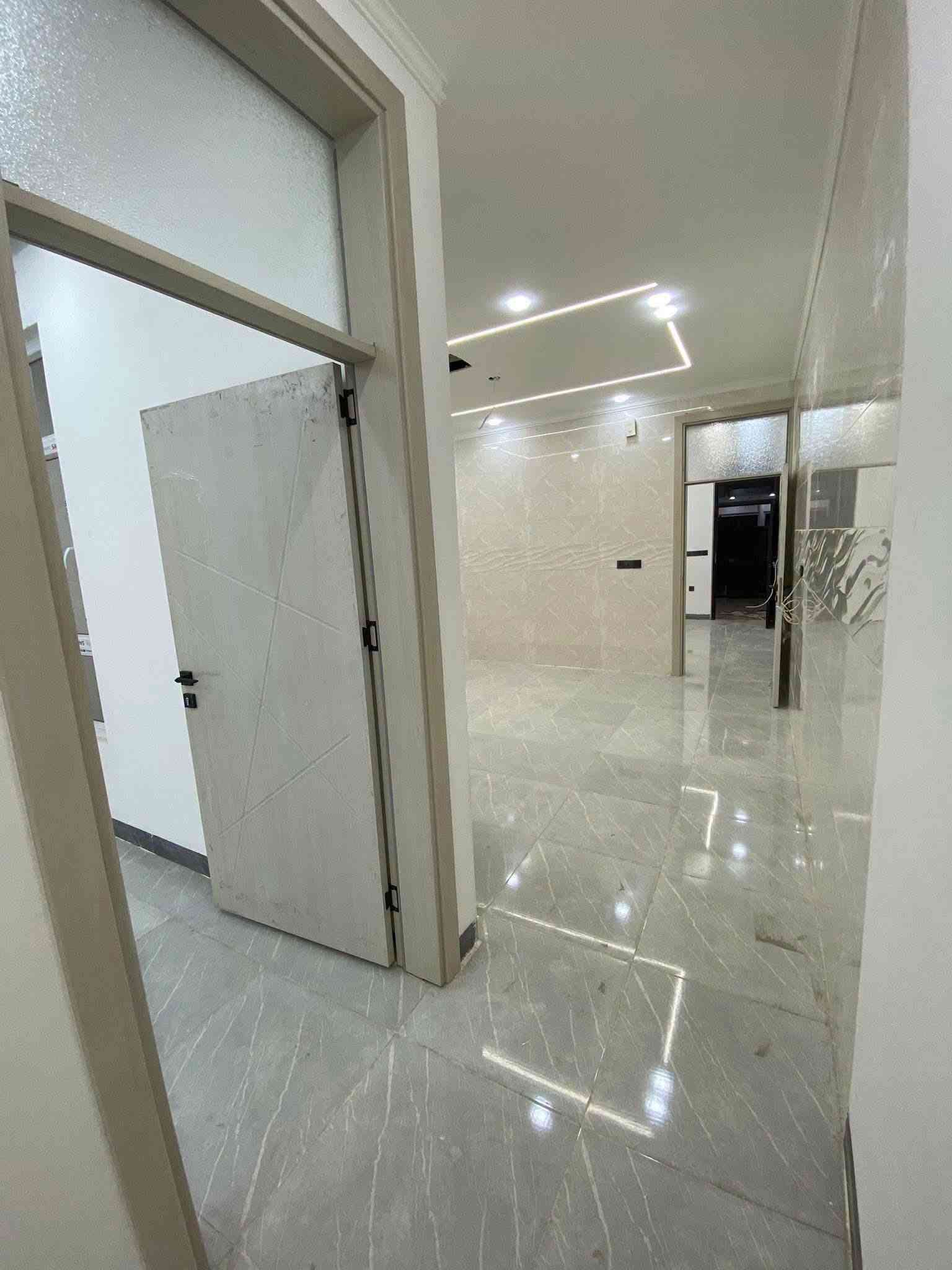 دار طابو صرف للبيع طابق اونص زيرو فول مواصفات
المساحه 125 متر
يحتوي على ثلاثة غرف نوم وهول ومطبخ واستقبال وصحيات وكراج سيارة ودرج خارجي
موقع حي العسكري قرب شارع ملا جمال
السعر 118 مع المجال
للإستفسار اكثر الاتصال ***********☎️
