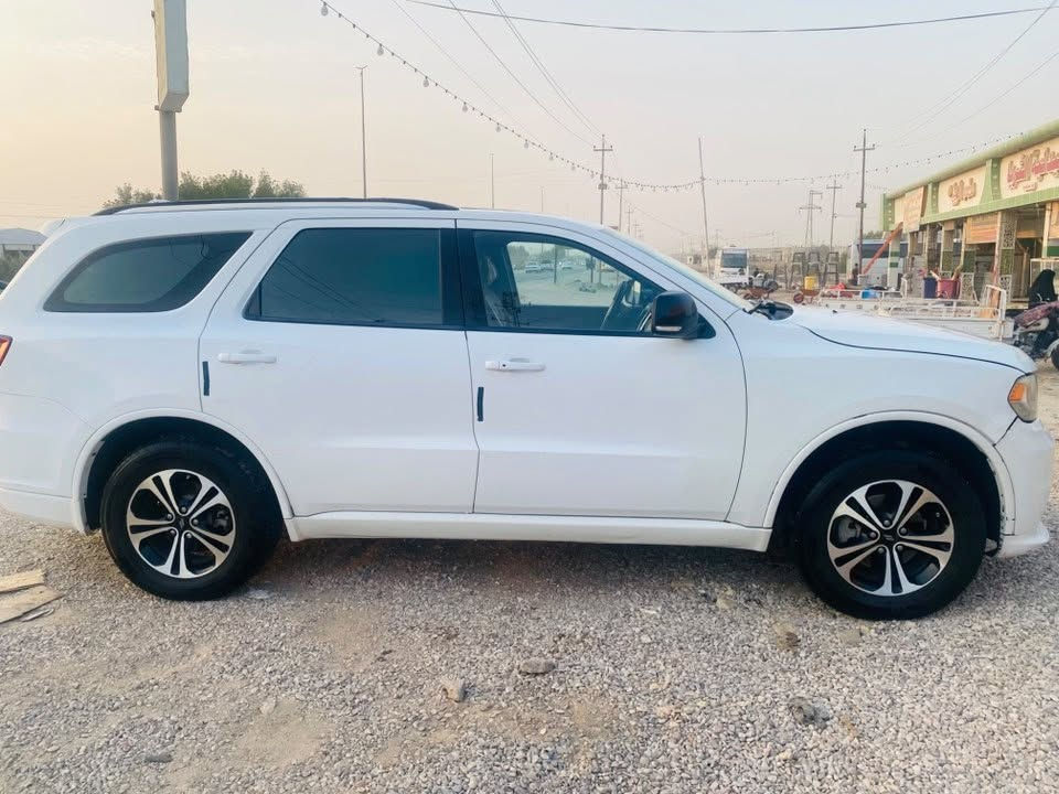 سيارة دورنكو 2015 فول مواصفات
سيارة تأخذ بانزين عادي 
بصمة 
تحكم سرعة
كير موس
حساسات
كشنات تدفئة
7 راكب
حساسات تايرات
حدادية جديدة
تايرات جديدة
تبريد جيد 
اشاير بالمرايات
تحكم بالمرايات
مثبت سرعة
لا يوجد نقص بالسيارة
رقم بغداد بأسمي تحويل ثاني يوم 
واكو مواصفات بعد بيها 

للتواصل 
***********
الناصرية

سعر السيارة 193
