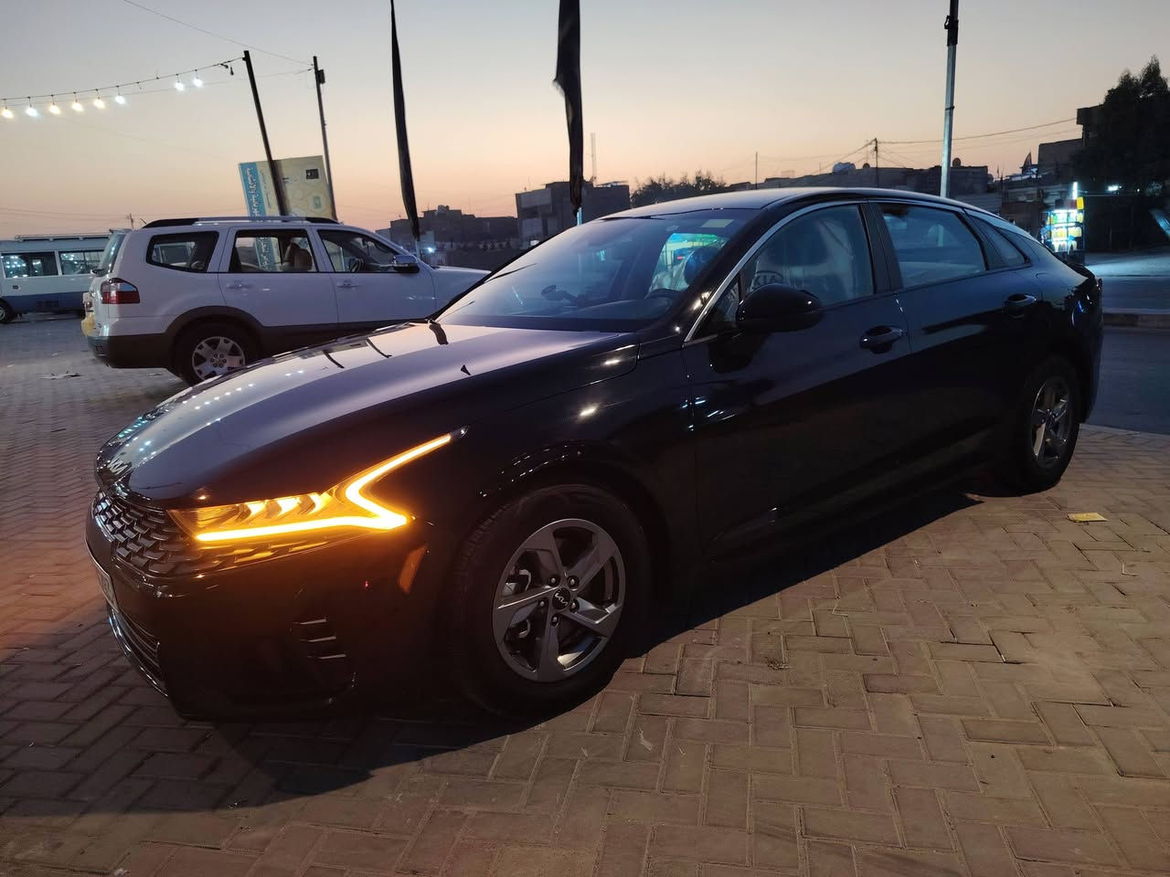 ياالله
السلام عليكم
 كي فايف 23
 سيارة جديدة موضحه بصور
السعر 142 بيه مجال 
الشراي يتصل ويدلل ***********
كلشي  اكو بسوك بجم كبس
