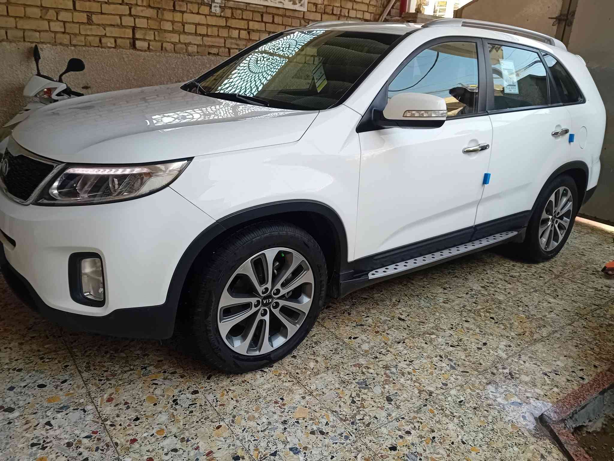 سورنتو خليجي مكفولة من جميع النواحي مديل ٢٠١٥ بغداد بسمي السيارة فول بصمة جلد حساس مكاني بغداد السيارة على وضعيت الشركة مكينة 4 بدون فتح *********** مكينة 2400
