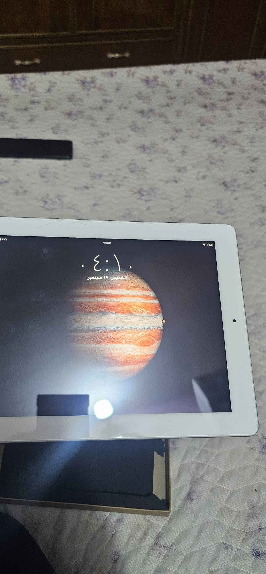 جهاز كلاسيكي وأنيق مناسب للتصفح، الدراسة، أو اقتناء القطع المميزة.
المواصفات الرئيسية:
 * الشاشة: 9.7 بوصة إضاءة LED وضوح ممتاّز.
 * المعالج: Apple A4 سريع واقتصادي في الطاقة.
 * الكاميرات: كاميرا أمامية وخلفية للتصوير والتواصل.
 * البطارية: تدوم حتى 10 ساعات عمل.
 * النظام: تطبيقات أساسية مدمجة جاهزة للاستخدام.
💰 السعر: 60 ألف (وبيه مجال للطيبين)
📌 للتواصل والاستفسار: 
*********** المكان كربلاء الحسينية الطف
