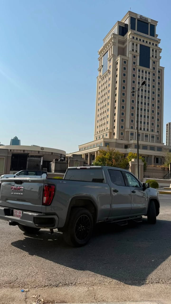 أرخص GMC Sierra بالعراق وصلت وبسعر يكسر السوق! 😮‍💨
🚙 Sierra موديل 2025
💪 8 سلندر
🔥 فورويل 4×4
🎨 لون سمنتي فخم ومميز
💰 السعر: 230 ورقة بس!

يعني شنو؟
سيرا 2025 + 8 سلندر + فورويل + لون يضرب + وسعر 233 ورقة؟! 😳🔥

هاي مو كل يوم تحصلها…
اللي يعرف بالسيرات يعرف شكد هالسعر قوي!

إذا ببالك سيرا، لا تخلي هاللقطة تفوتك 👊🏻🔥

وصور الحادث مرفقة بالصور وياها 

للجادين ***********———***********
